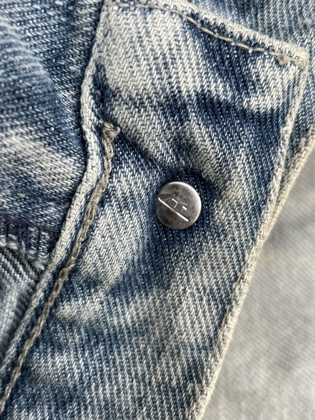 Diesel Vintage Diesel Painted Distresed Denim Size US 33 - 14 Thumbnail