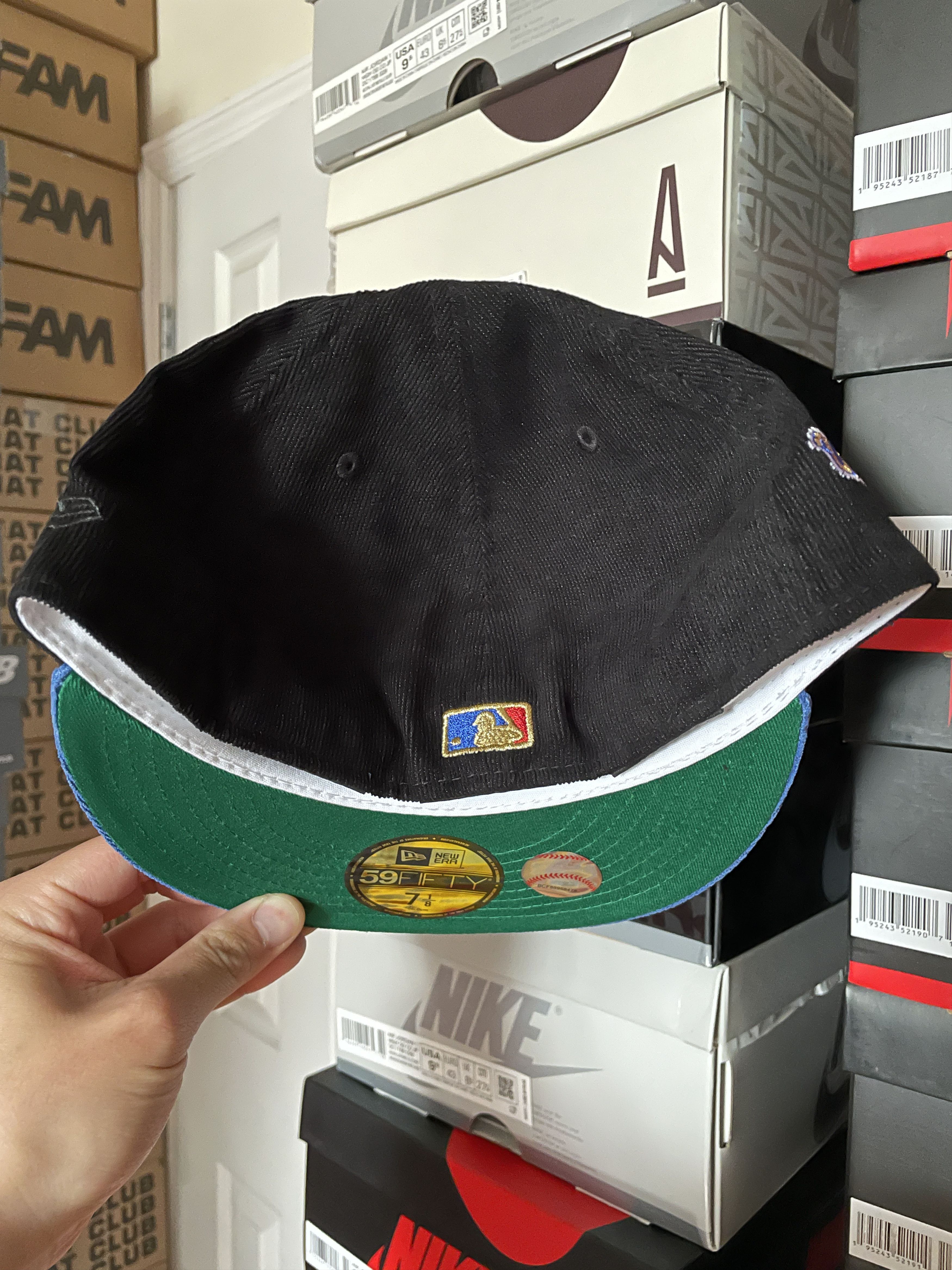 Lids × MLB × New Era Lids Munfu Corduroy Toronto Blue Jays 7 1/8 Two 2 Tone Size ONE SIZE - 5 Thumbnail