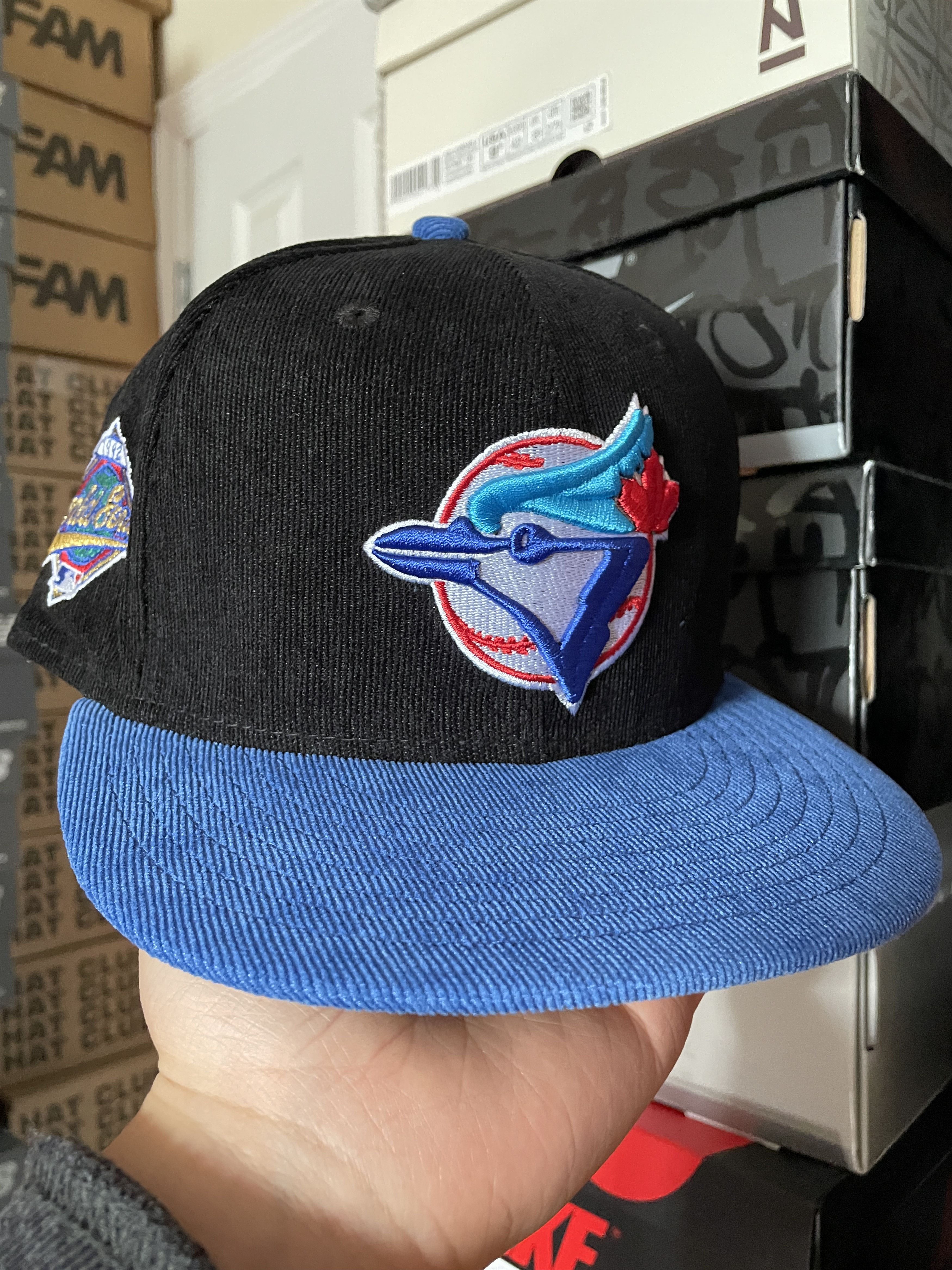 Lids × MLB × New Era Lids Munfu Corduroy Toronto Blue Jays 7 1/8 Two 2 Tone Size ONE SIZE - 1 Thumbnail