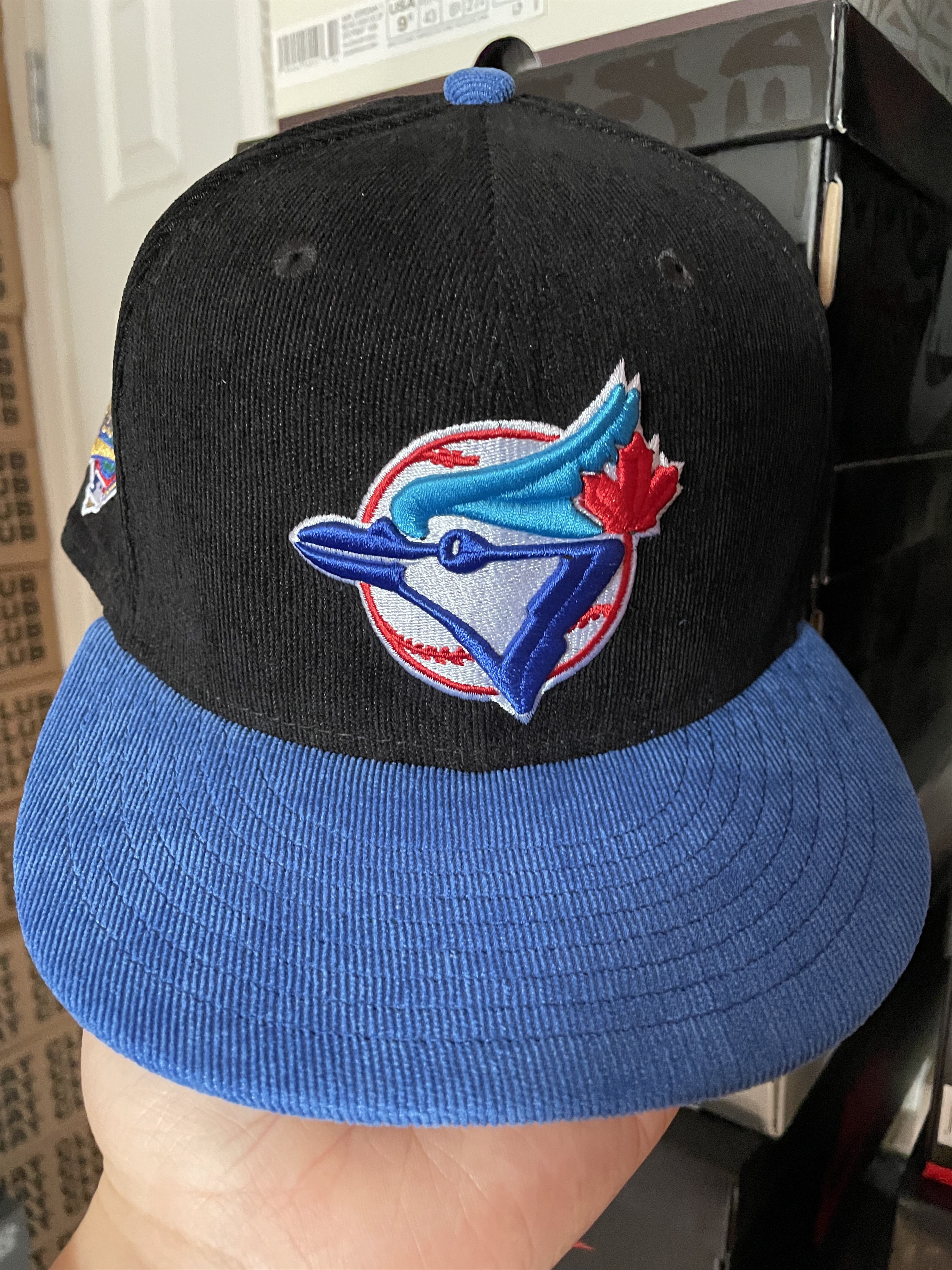 Lids × MLB × New Era Lids Munfu Corduroy Toronto Blue Jays 7 1/8 Two 2 Tone Size ONE SIZE - 2 Thumbnail