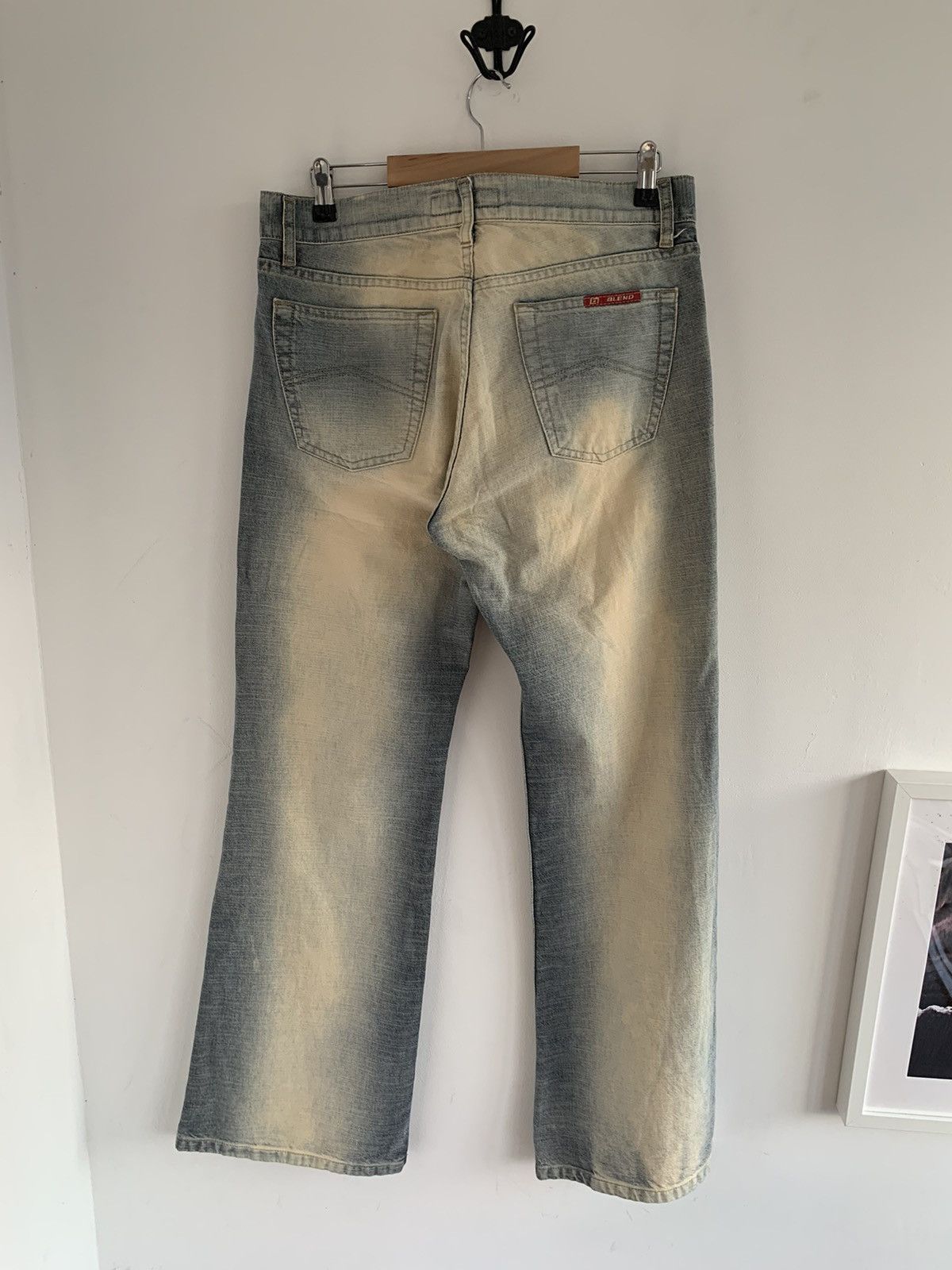 Japanese Brand Vintage Blend Yellowed Stonewashed Wide Flair Jeans Size US 32 / EU 48 - 8 Thumbnail