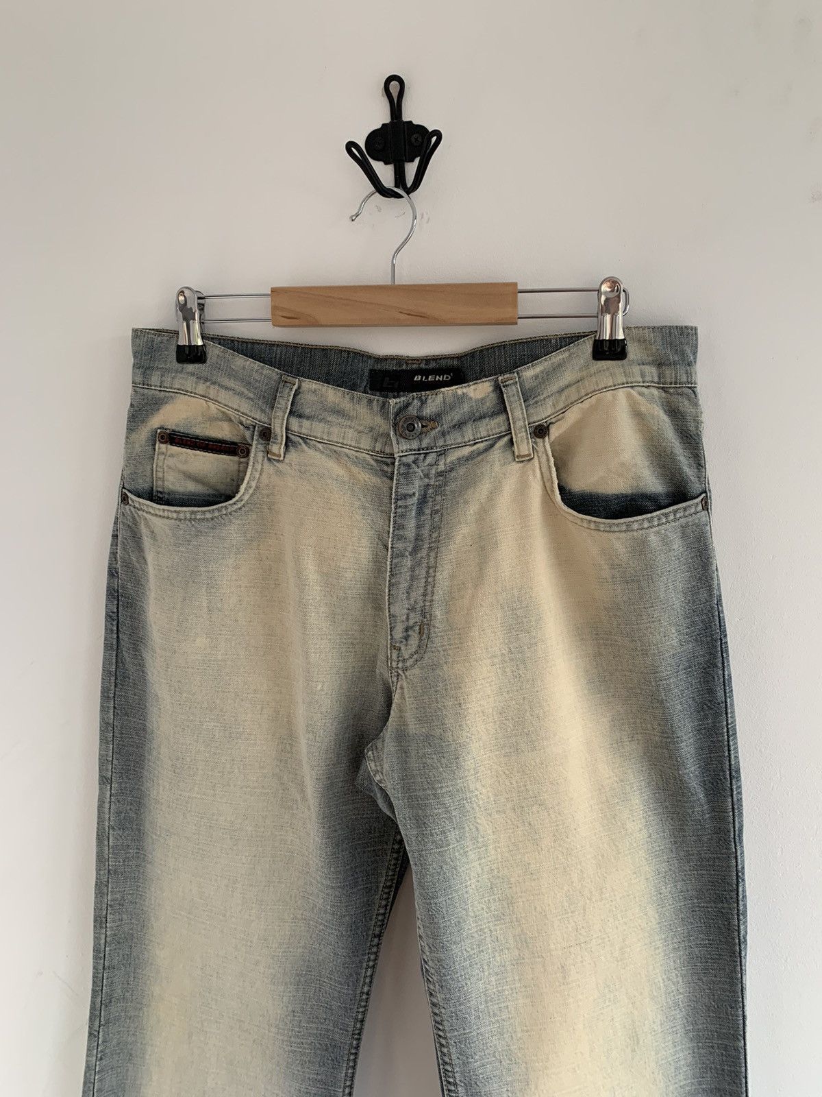 Japanese Brand Vintage Blend Yellowed Stonewashed Wide Flair Jeans Size US 32 / EU 48 - 2 Thumbnail
