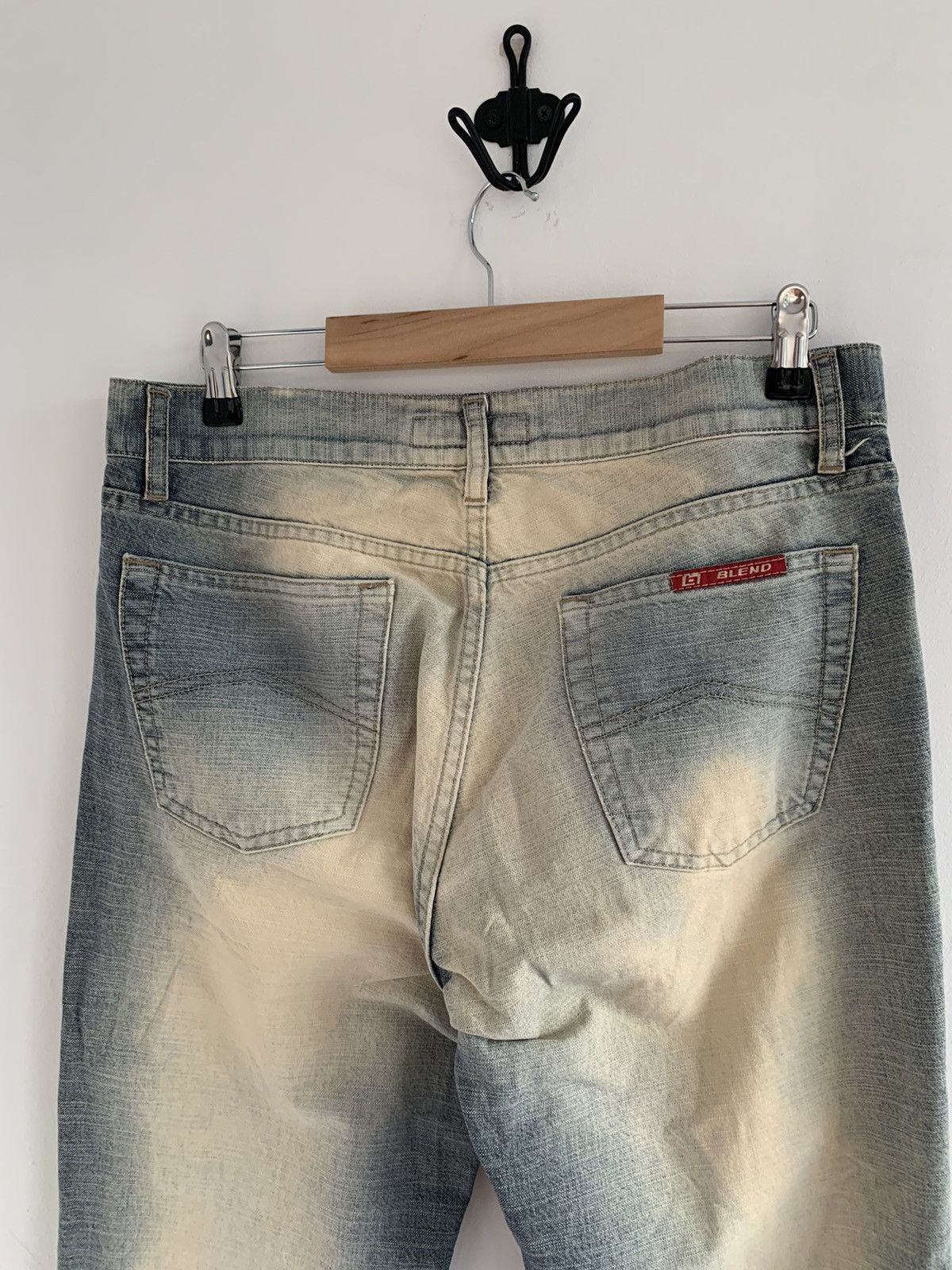 Japanese Brand Vintage Blend Yellowed Stonewashed Wide Flair Jeans Size US 32 / EU 48 - 7 Thumbnail