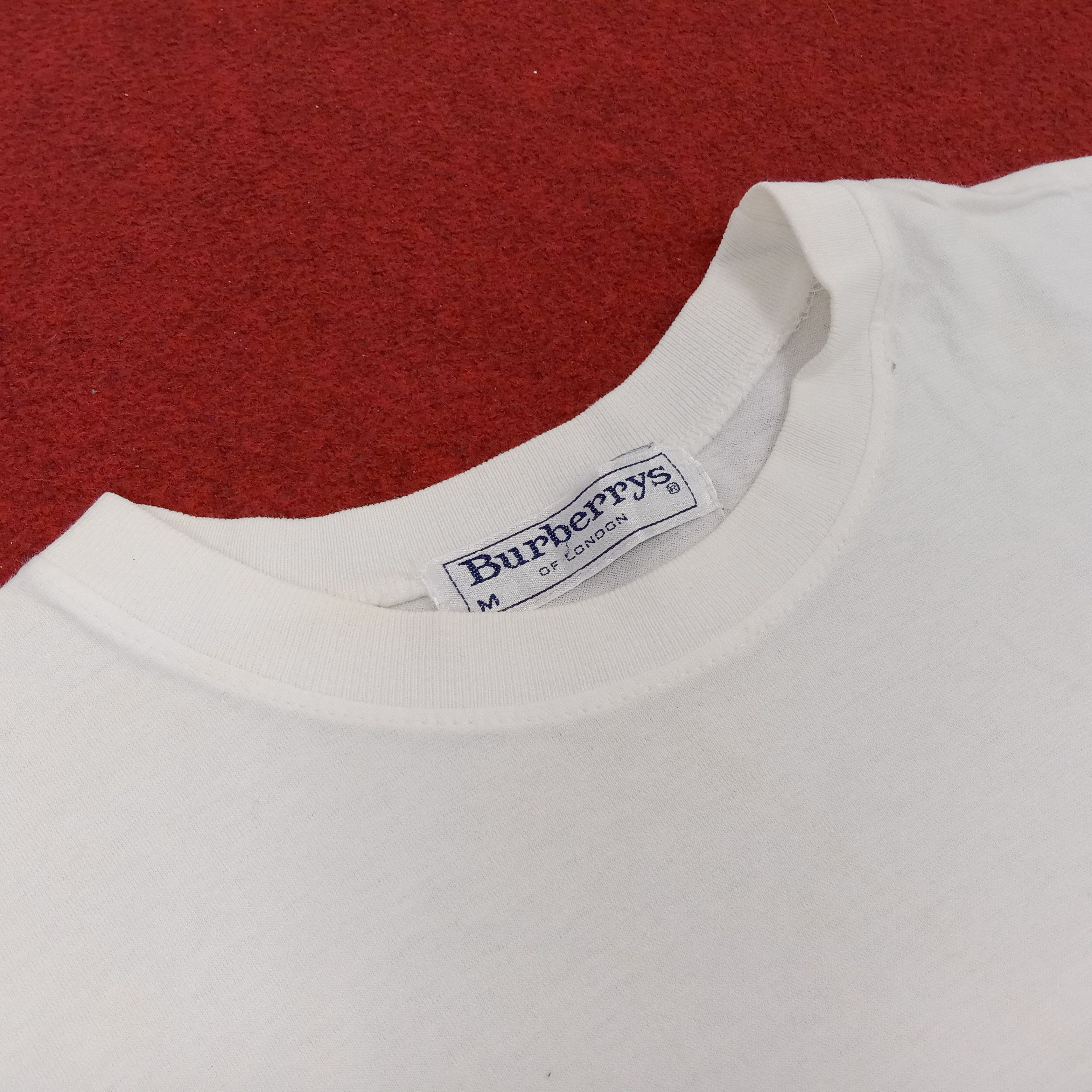 Burberry Burberrys Luxury Brand Colourful Spellout Vintage Tshirt Size US L / EU 52-54 / 3 - 4 Thumbnail
