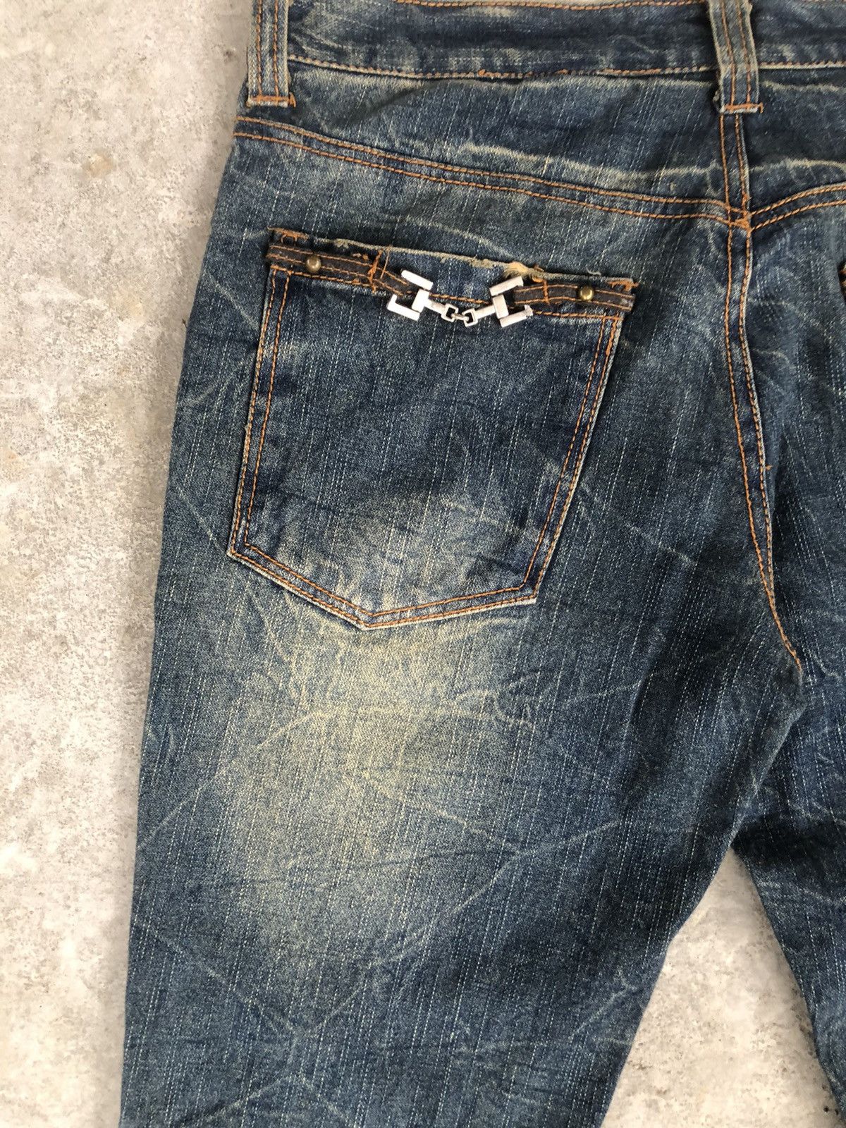 In The Attic Growth In the attic Distressed Denim punk style Size US 33 - 13 Thumbnail