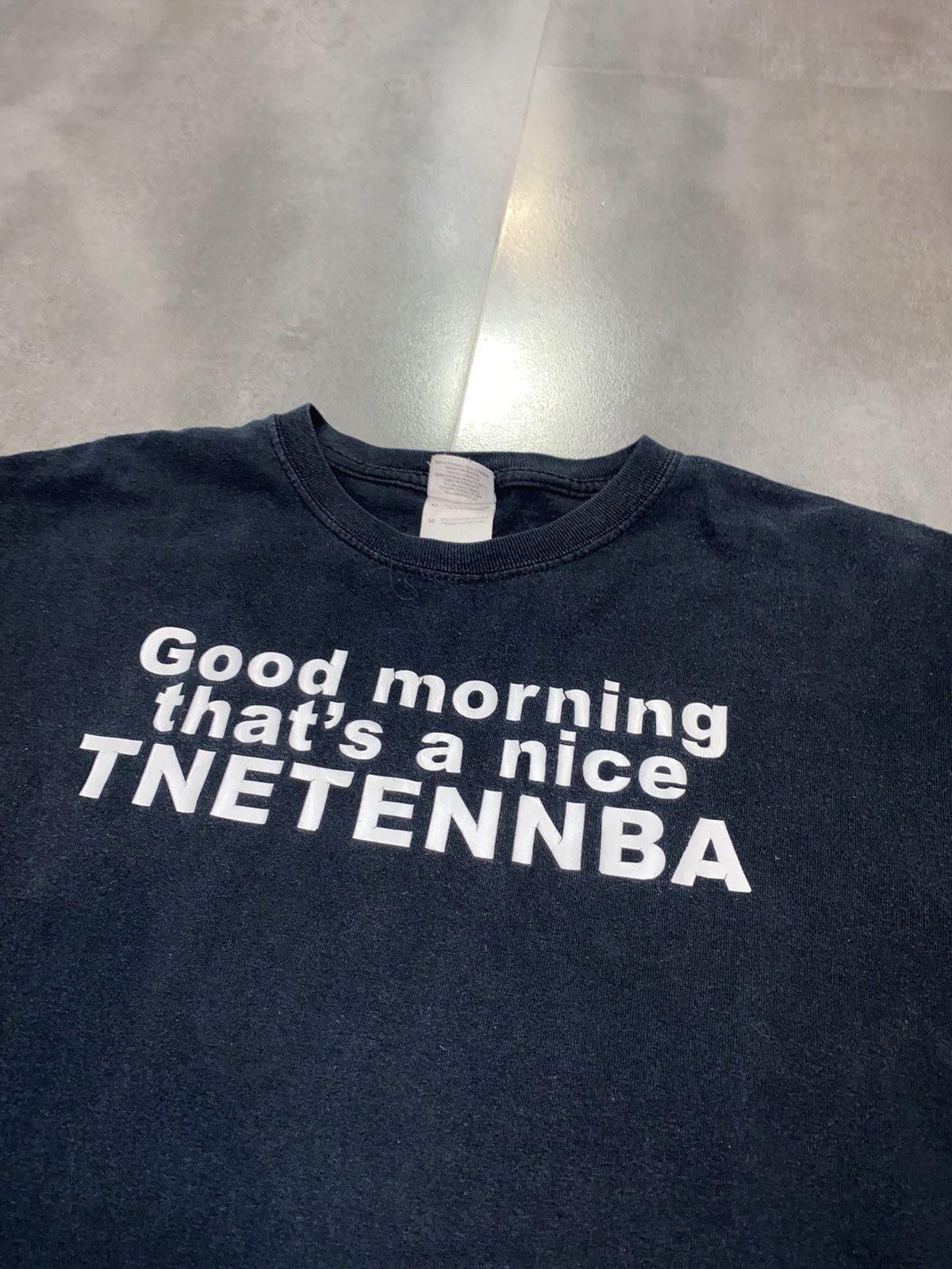Vintage Vintage Gildan "TNETENNBA" Black T-Shirt Size US M / EU 48-50 / 2 - 9 Thumbnail