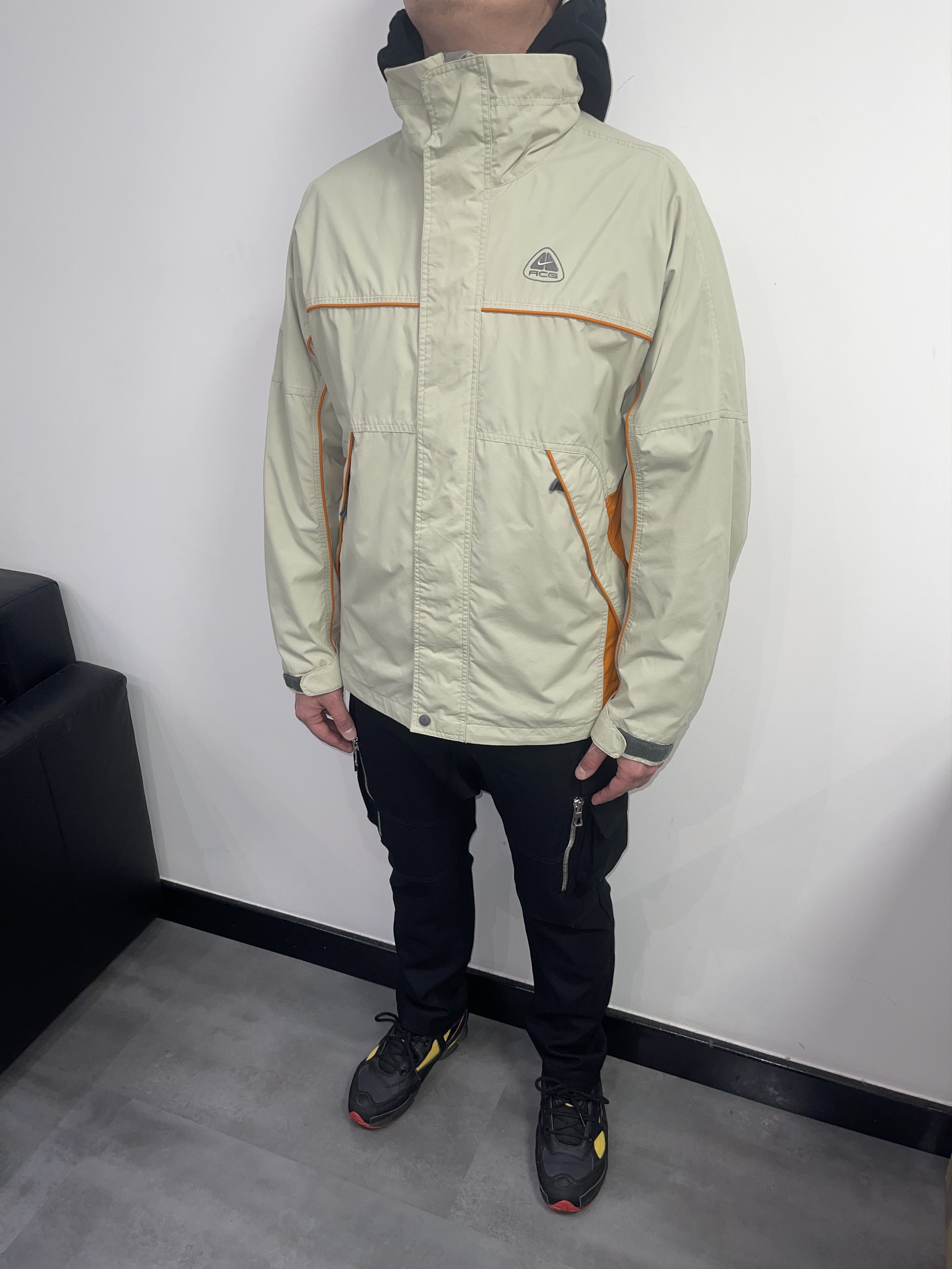 Nike ACG Vintage Nike ACG Storm-Clad Beige Technical Ski Jacket Size US L / EU 52-54 / 3 - 7 Thumbnail