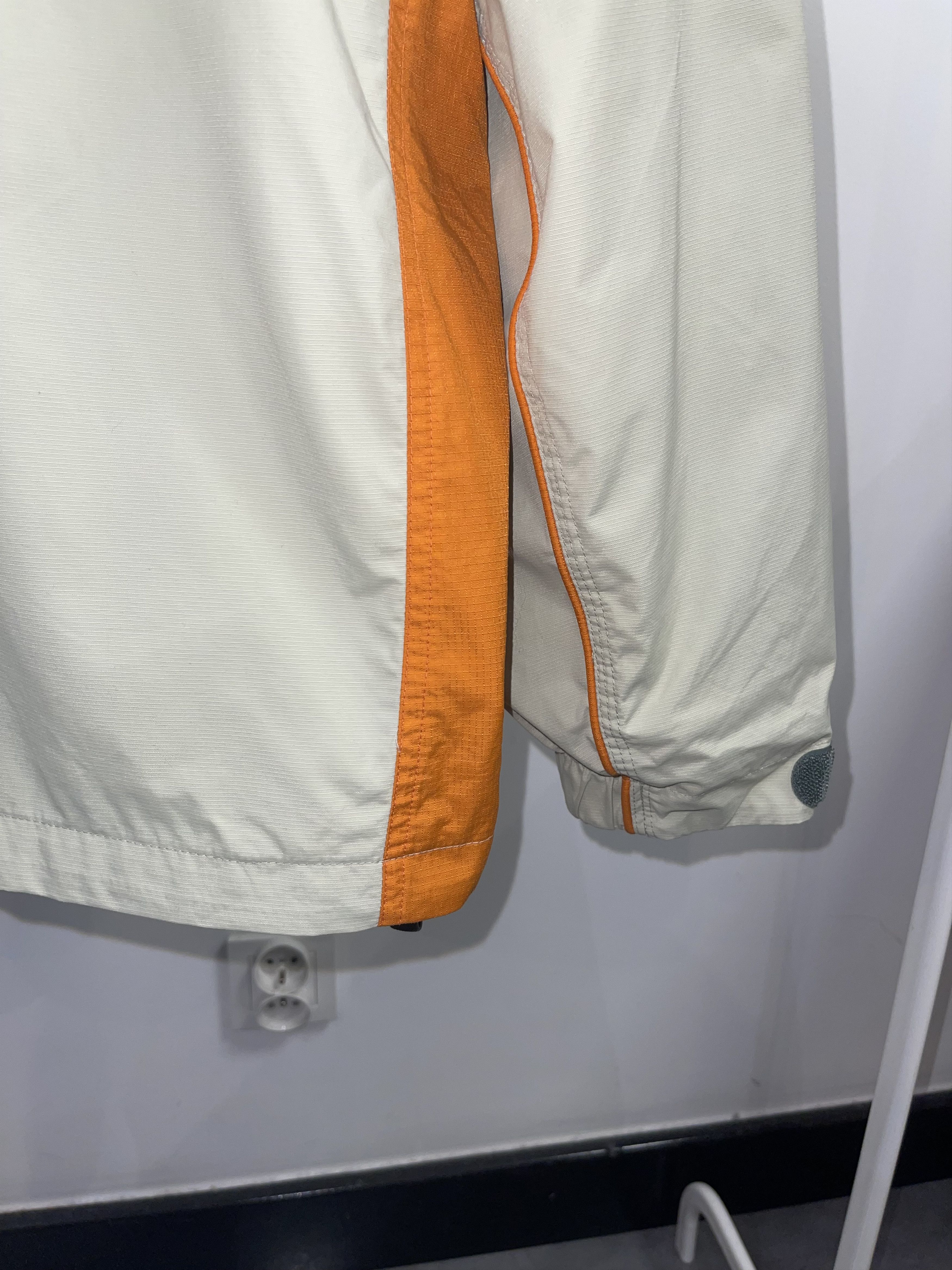 Nike ACG Vintage Nike ACG Storm-Clad Beige Technical Ski Jacket Size US L / EU 52-54 / 3 - 6 Thumbnail