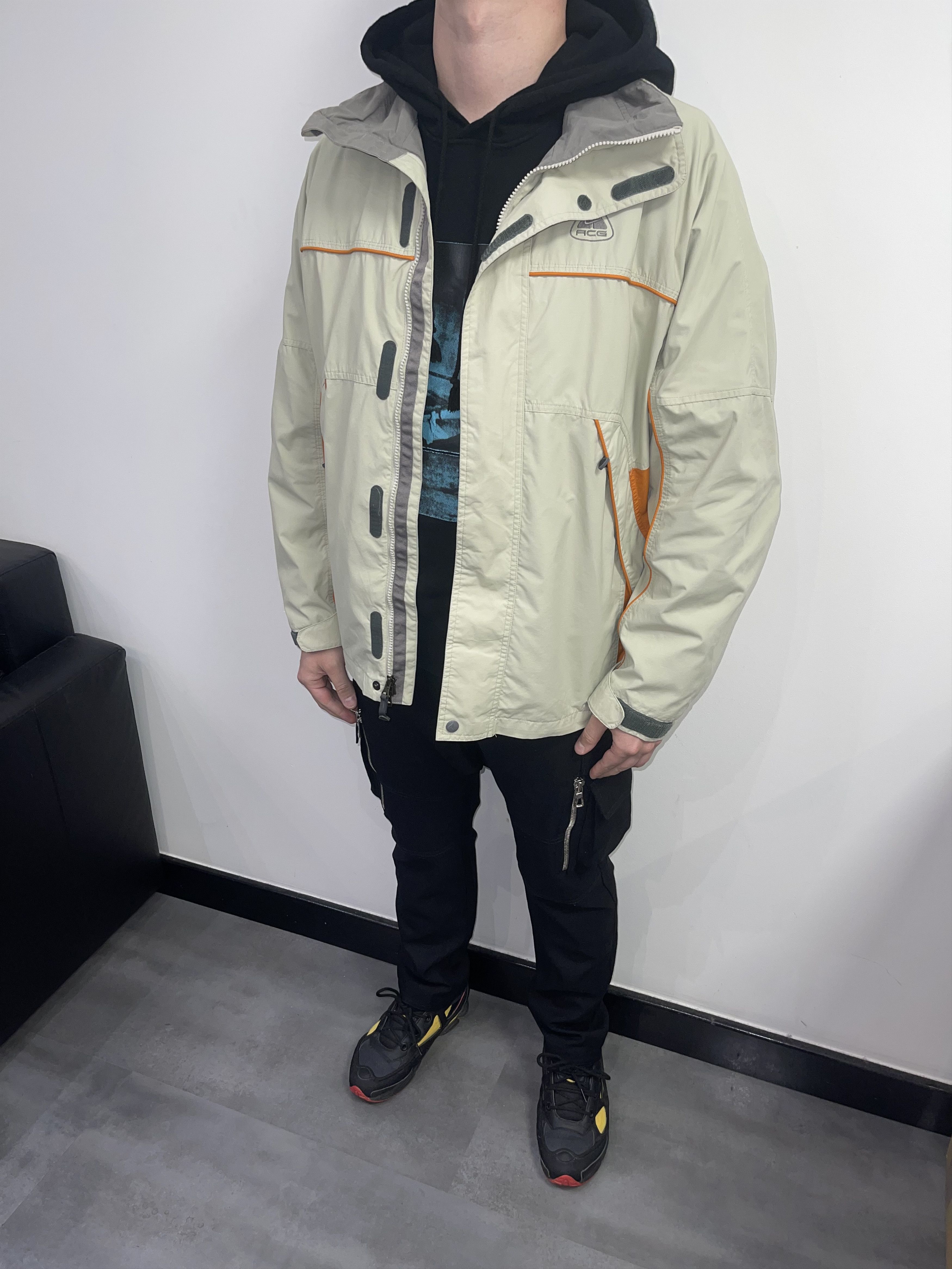 Nike ACG Vintage Nike ACG Storm-Clad Beige Technical Ski Jacket Size US L / EU 52-54 / 3 - 8 Thumbnail