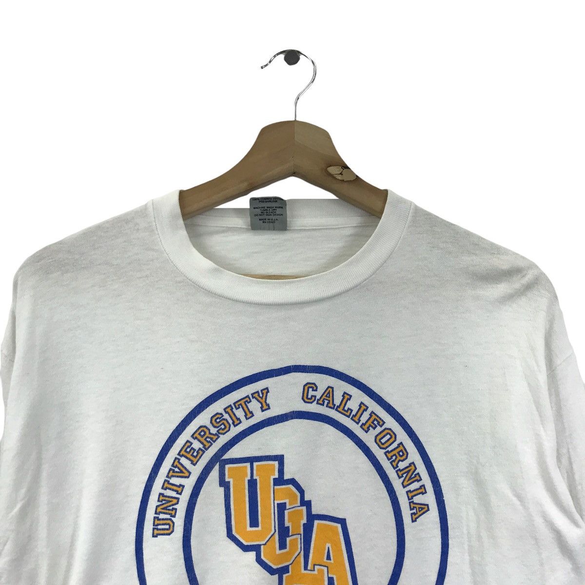 Vintage Vintage 90s UCLA UNIVERSITY CALIFORNIA Bruins White T shirt Size US L / EU 52-54 / 3 - 2 Thumbnail