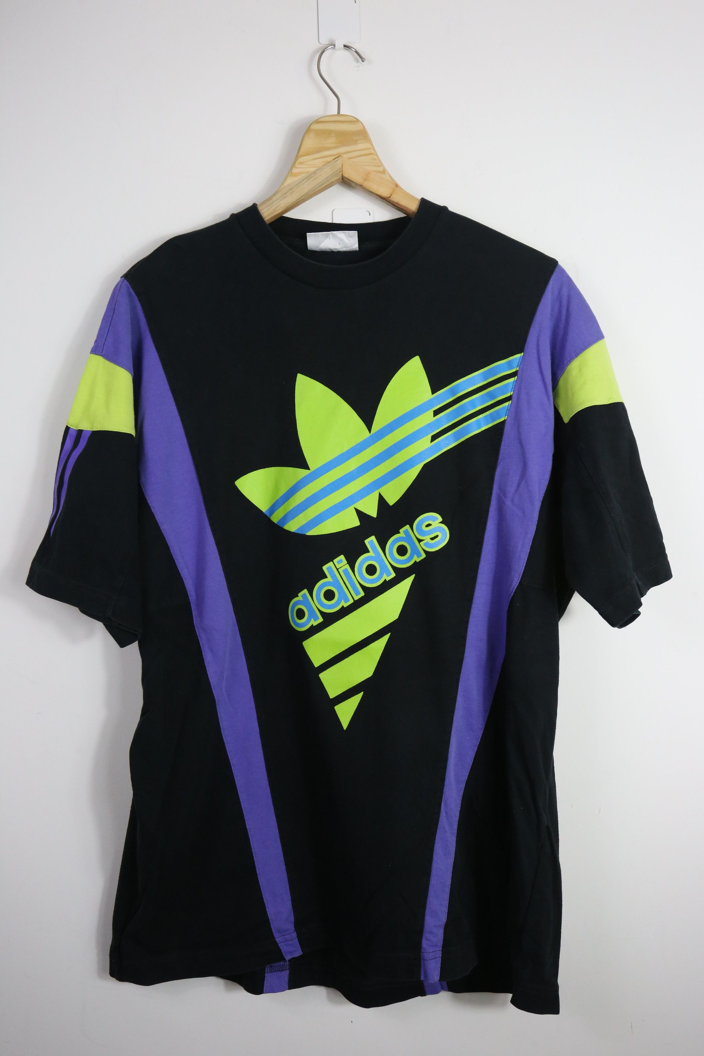 Vintage Adidas Big logo Good color t shirt (XL) GTMB641
