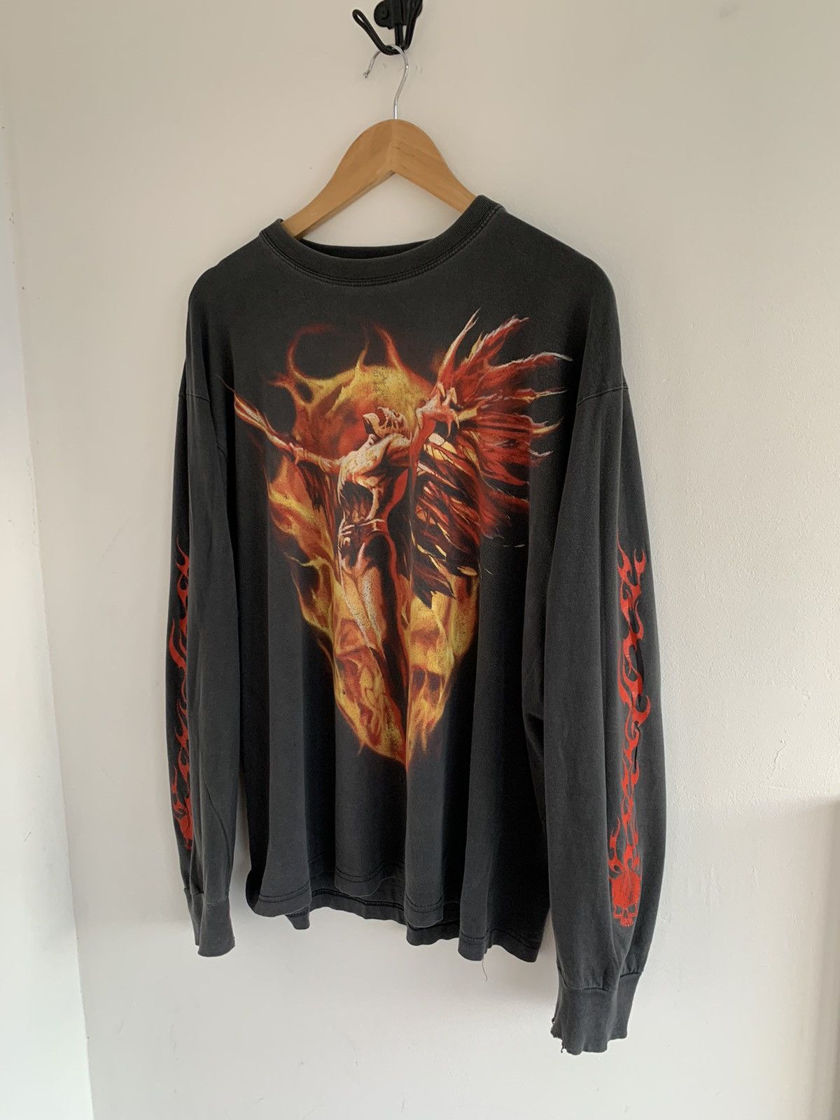 image of La Flame x Skulls Vintage Anarchy Faded Trashed Rise Angel Skull Longsleeve in Grey (Size Large)