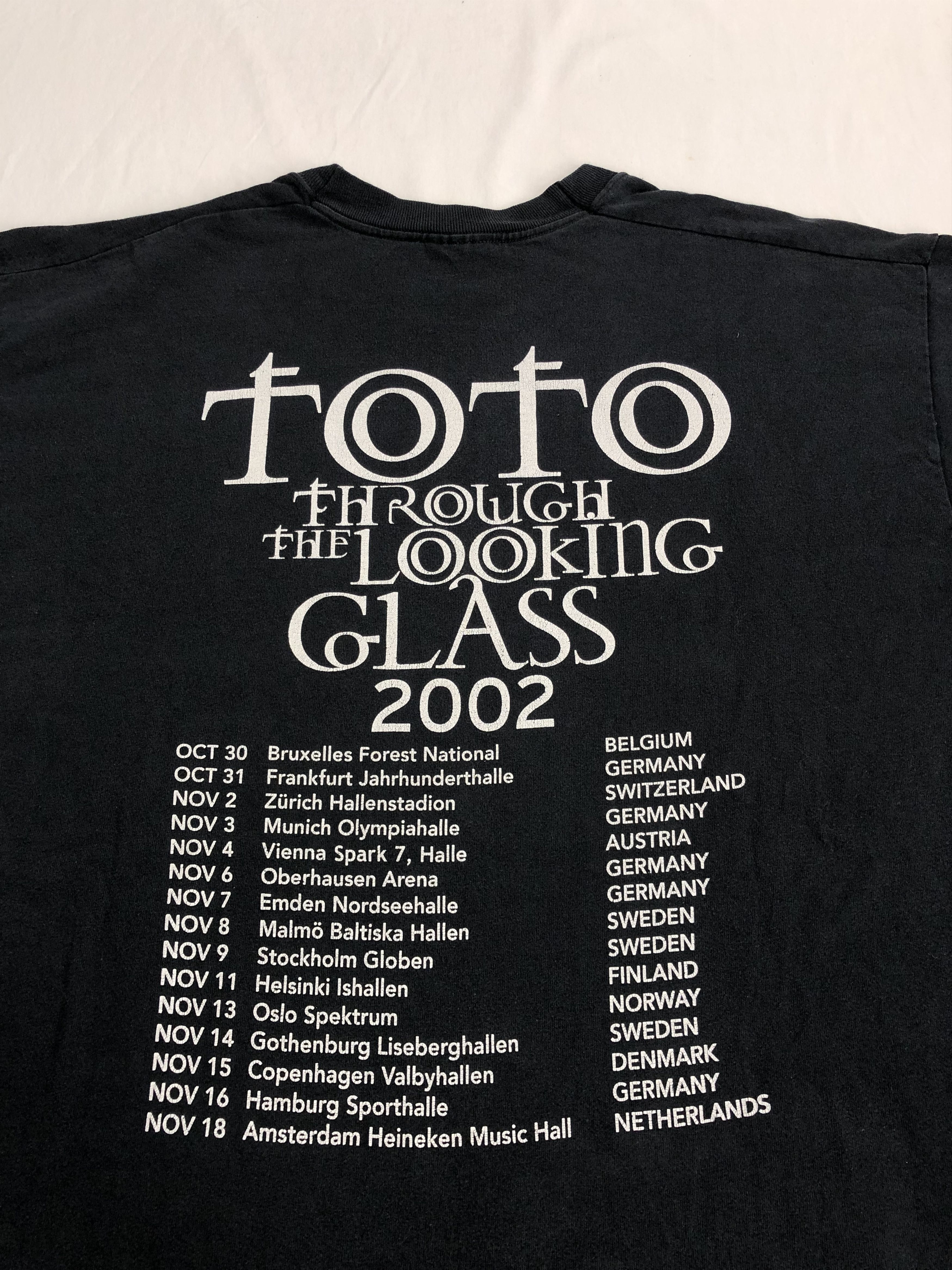 Band Tees Vintage 2002 Toto Band Through the Looking Glass (Steely) Size US XL / EU 56 / 4 - 6 Thumbnail