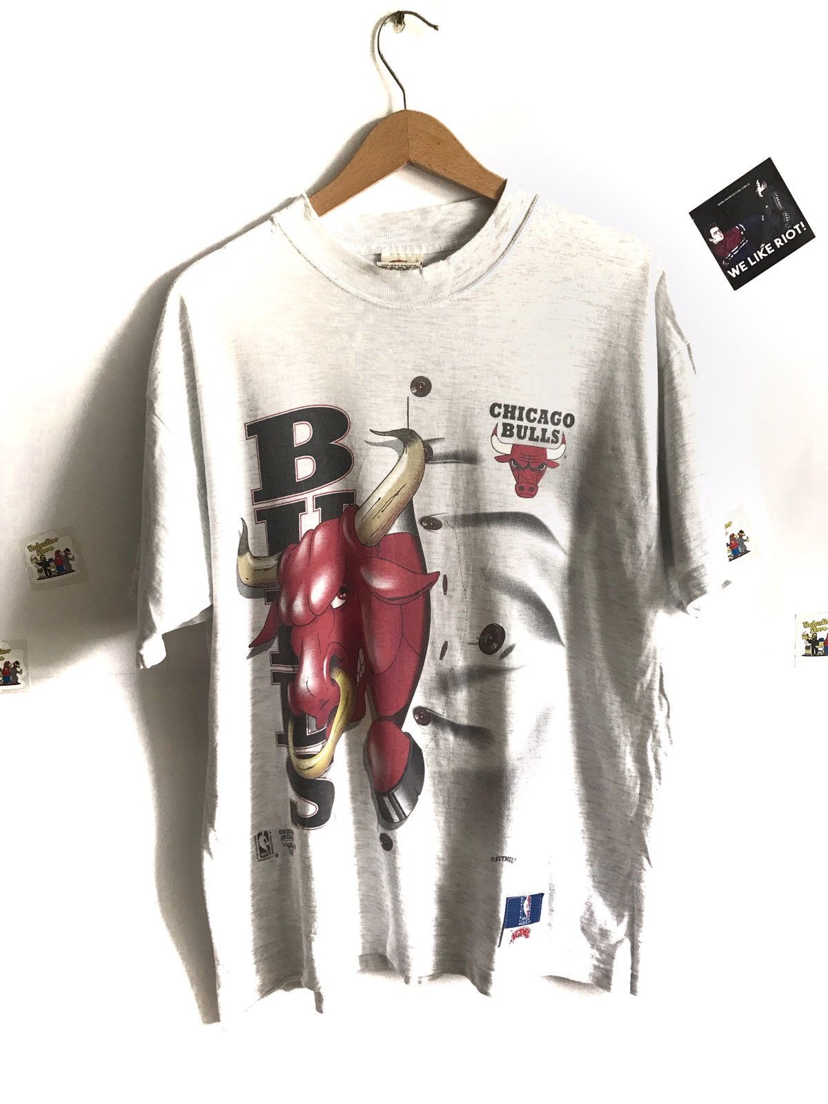 NBA × Nutmeg × Vintage Chicago Bulls Vintage 90’s Distressed Tee Size US L / EU 52-54 / 3 - 2 Thumbnail
