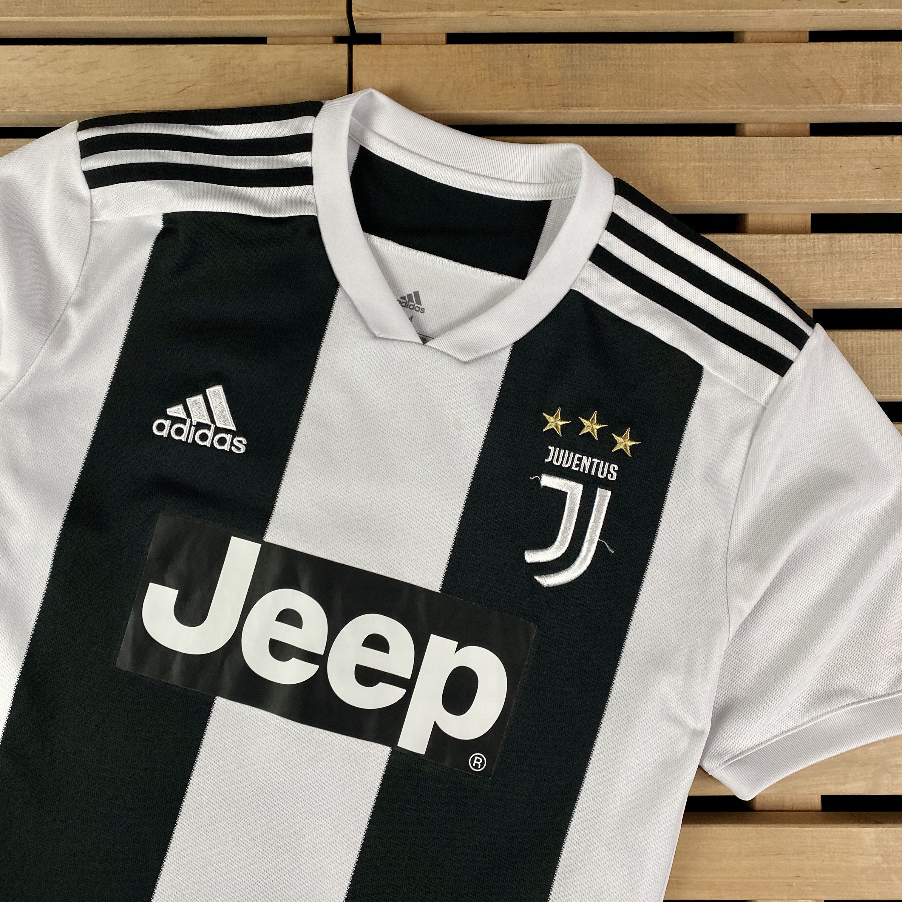 Adidas Football Jersey T-Shirt Adidas Juventus #7 Ronaldo Size M Size US M / EU 48-50 / 2 - 3 Thumbnail