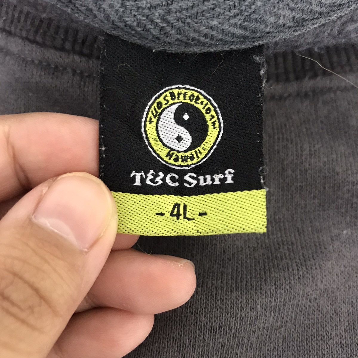 Vintage T&C Surf Design Hawaii USA SURFWEAR Surfing Black Sweatshirt Size US L / EU 52-54 / 3 - 6 Thumbnail