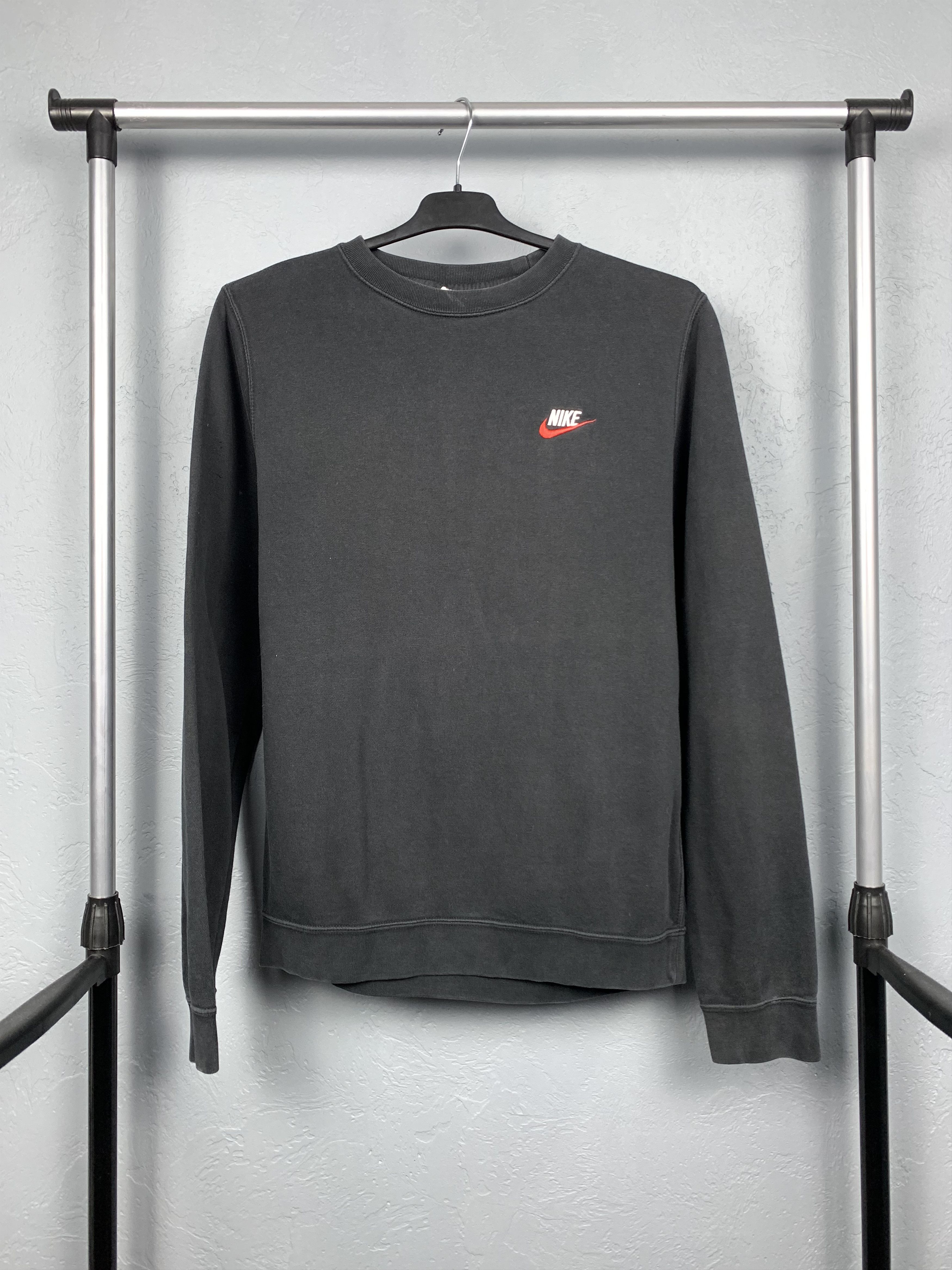 Nike × Vintage Nike Vintage Faded Mens Sweatshirt Y2K Swoosh Size US S / EU 44-46 / 1 - 1 Thumbnail