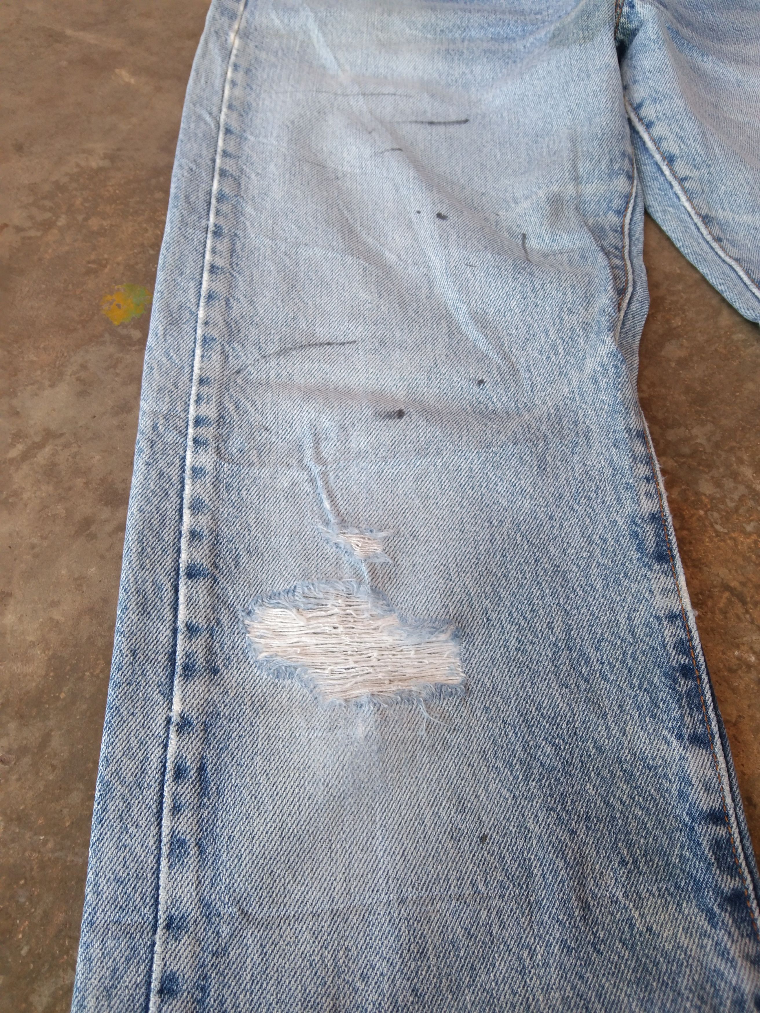 Levi's 80s Vintage Levi's 501 Made In USA Distressed Jeans 27x28 Size US 27 - 9 Thumbnail