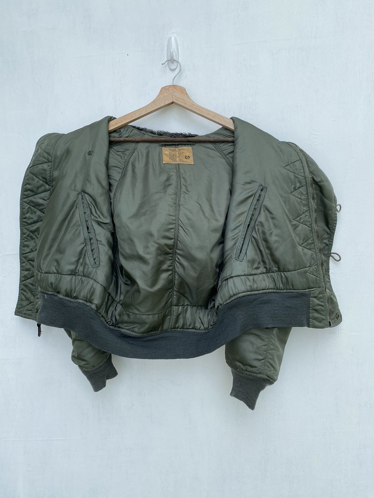 Buzz Rickson's TRUE VINTAGE 1975 DAKOTA INDUSTRIES BOMBER JACKET FUR HOODED Size US S / EU 44-46 / 1 - 3 Thumbnail
