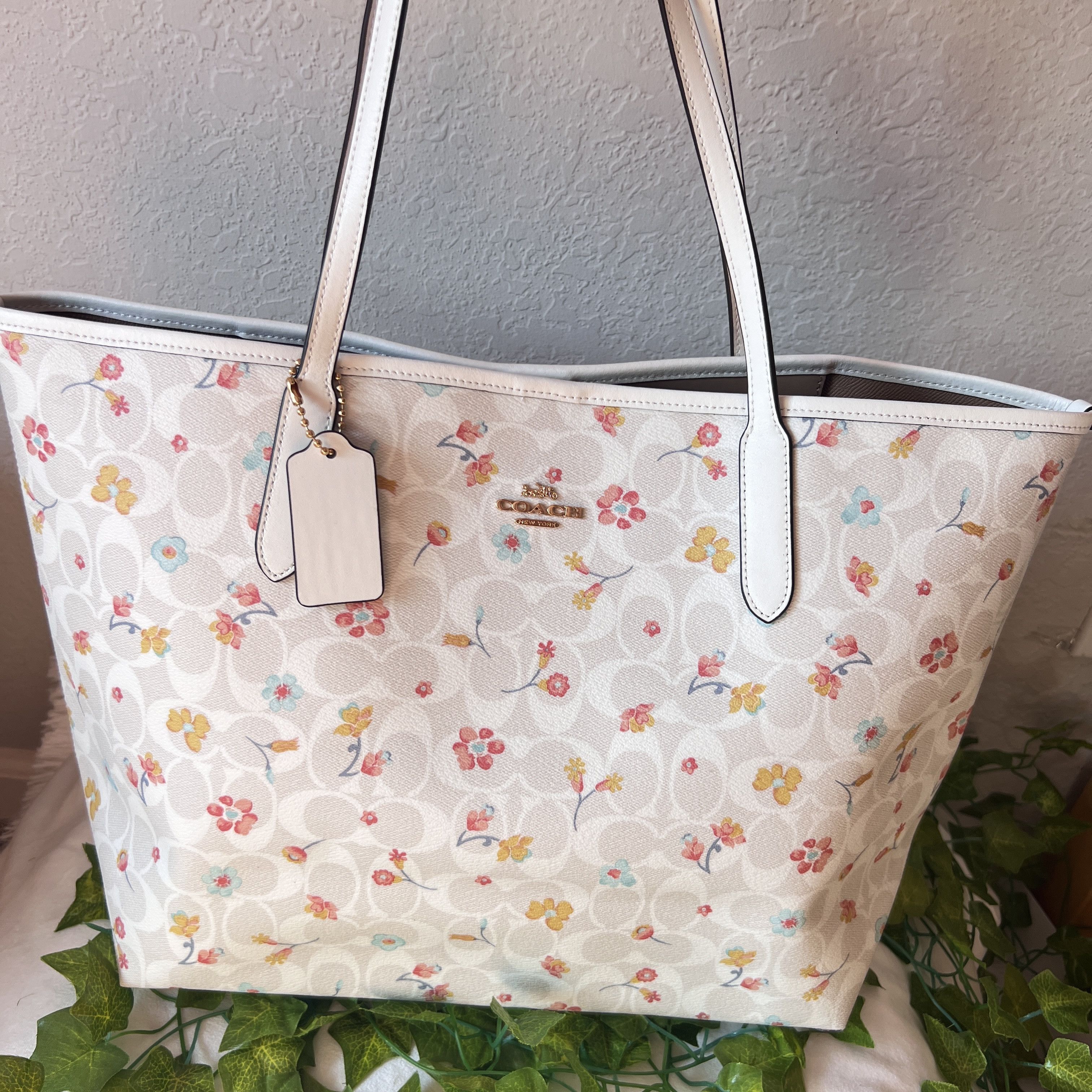 Coach City Tote In Signature selling Canvas With Mystical Floral Print C8614