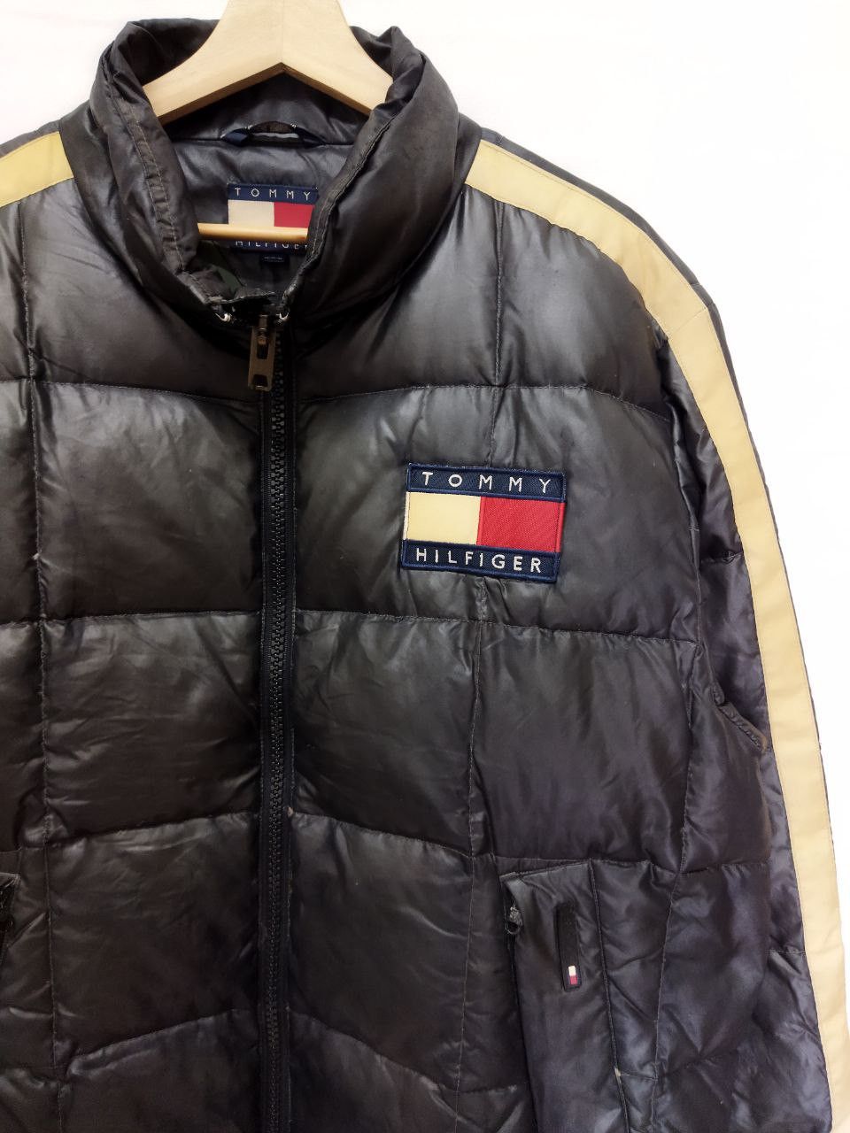 Tommy Hilfiger Vintage 90s Tommy Hilfiger Down Jacket Size US M / EU 48-50 / 2 - 9 Thumbnail