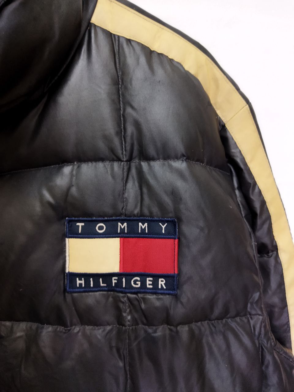 Tommy Hilfiger Vintage 90s Tommy Hilfiger Down Jacket Size US M / EU 48-50 / 2 - 10 Thumbnail