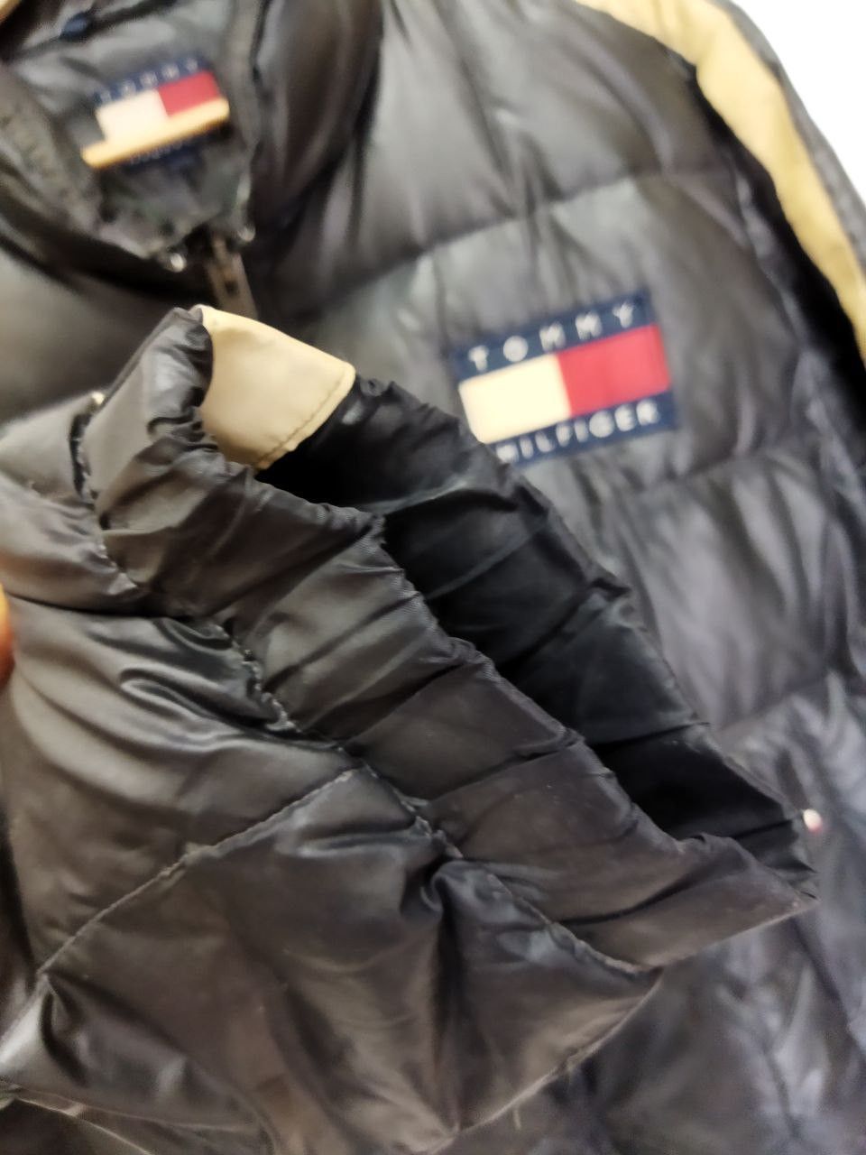 Tommy Hilfiger Vintage 90s Tommy Hilfiger Down Jacket Size US M / EU 48-50 / 2 - 7 Thumbnail