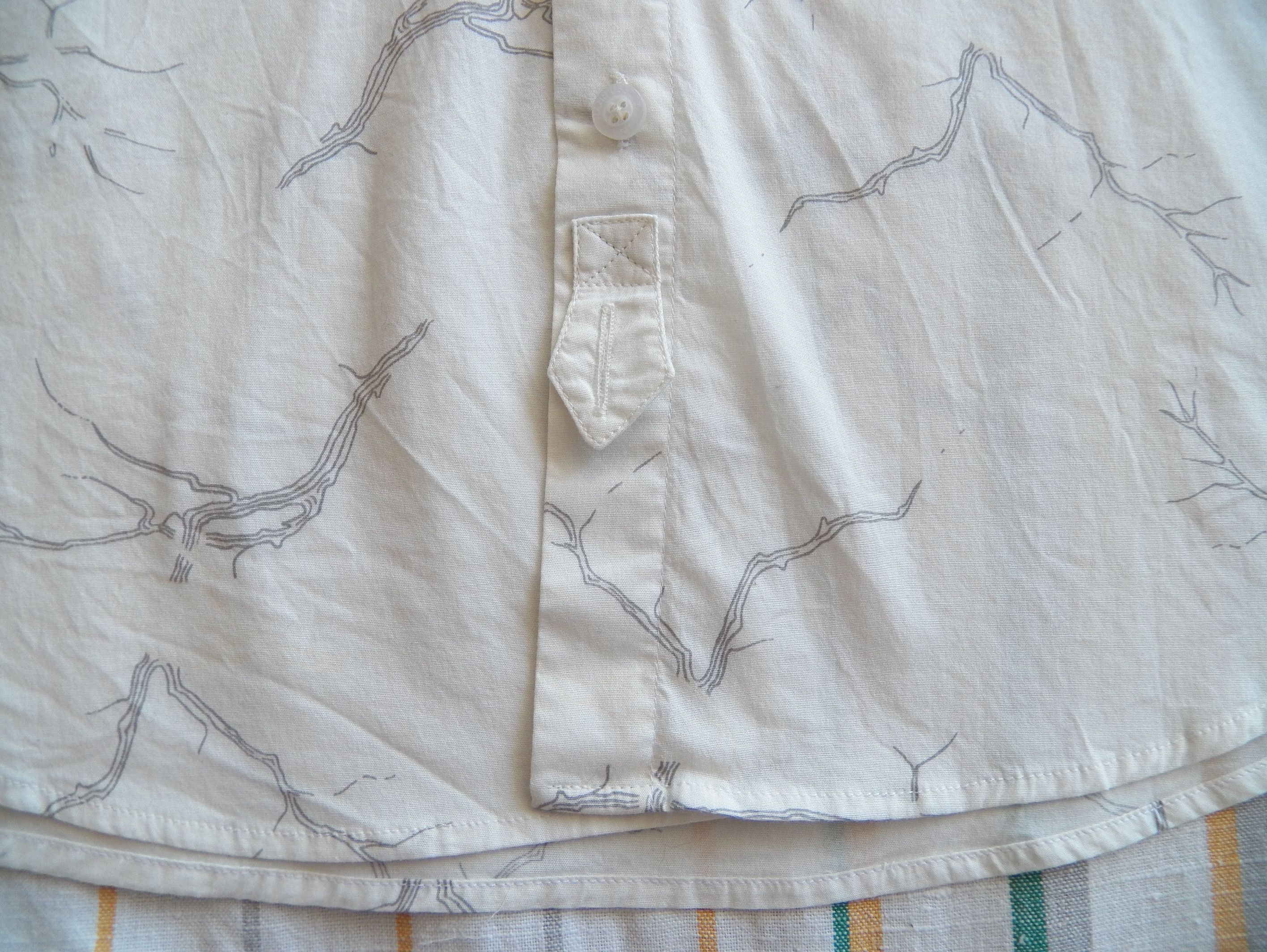 Other Hans Ubbink SHIRT XL Fits M-L slim fit cream white branches Size US XL / EU 56 / 4 - 7 Thumbnail