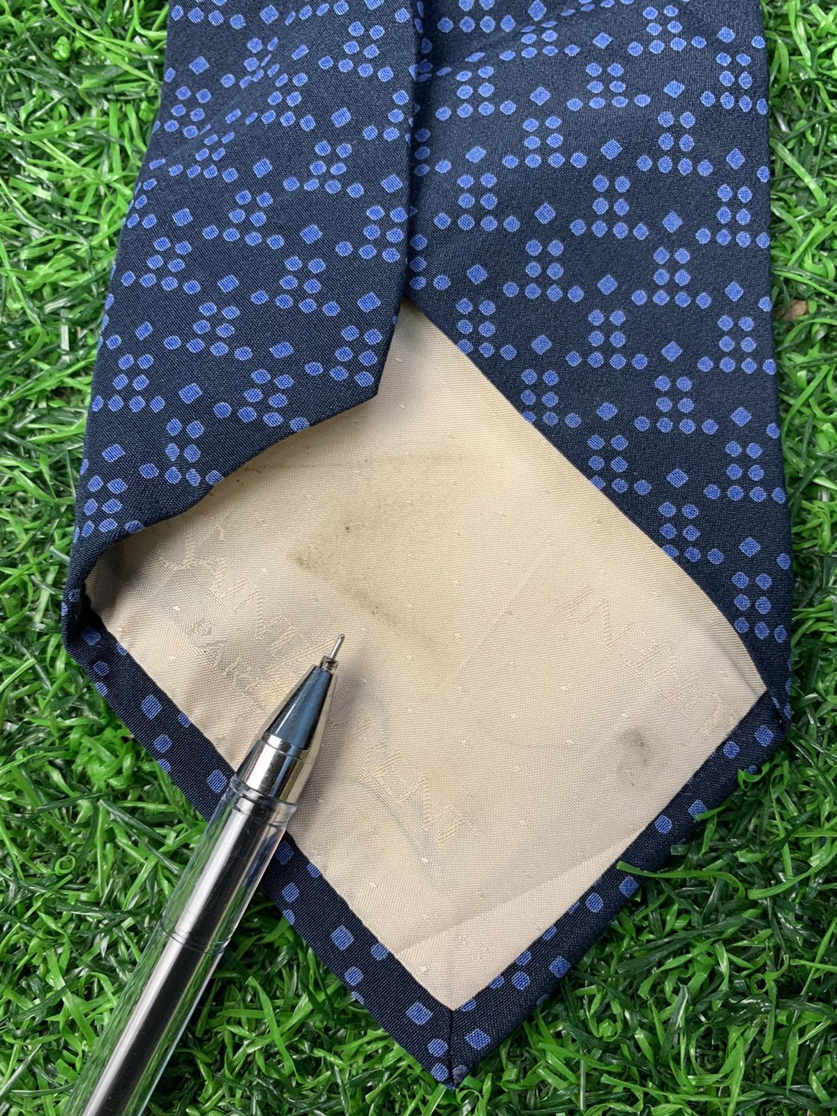 Yves Saint Laurent YSL Yves Saint Laurent Paris Made in Italy Neck Tie Size ONE SIZE - 6 Thumbnail
