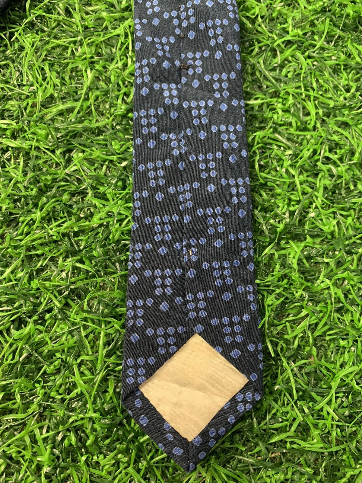 Yves Saint Laurent YSL Yves Saint Laurent Paris Made in Italy Neck Tie Size ONE SIZE - 5 Thumbnail