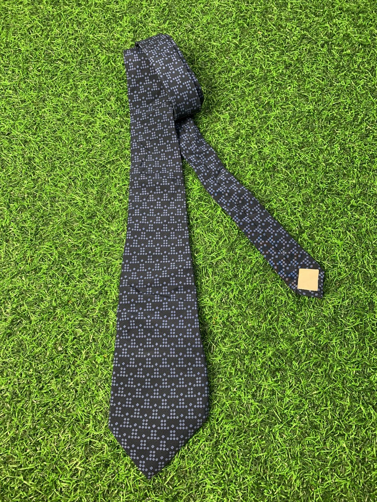 Yves Saint Laurent YSL Yves Saint Laurent Paris Made in Italy Neck Tie Size ONE SIZE - 1 Thumbnail