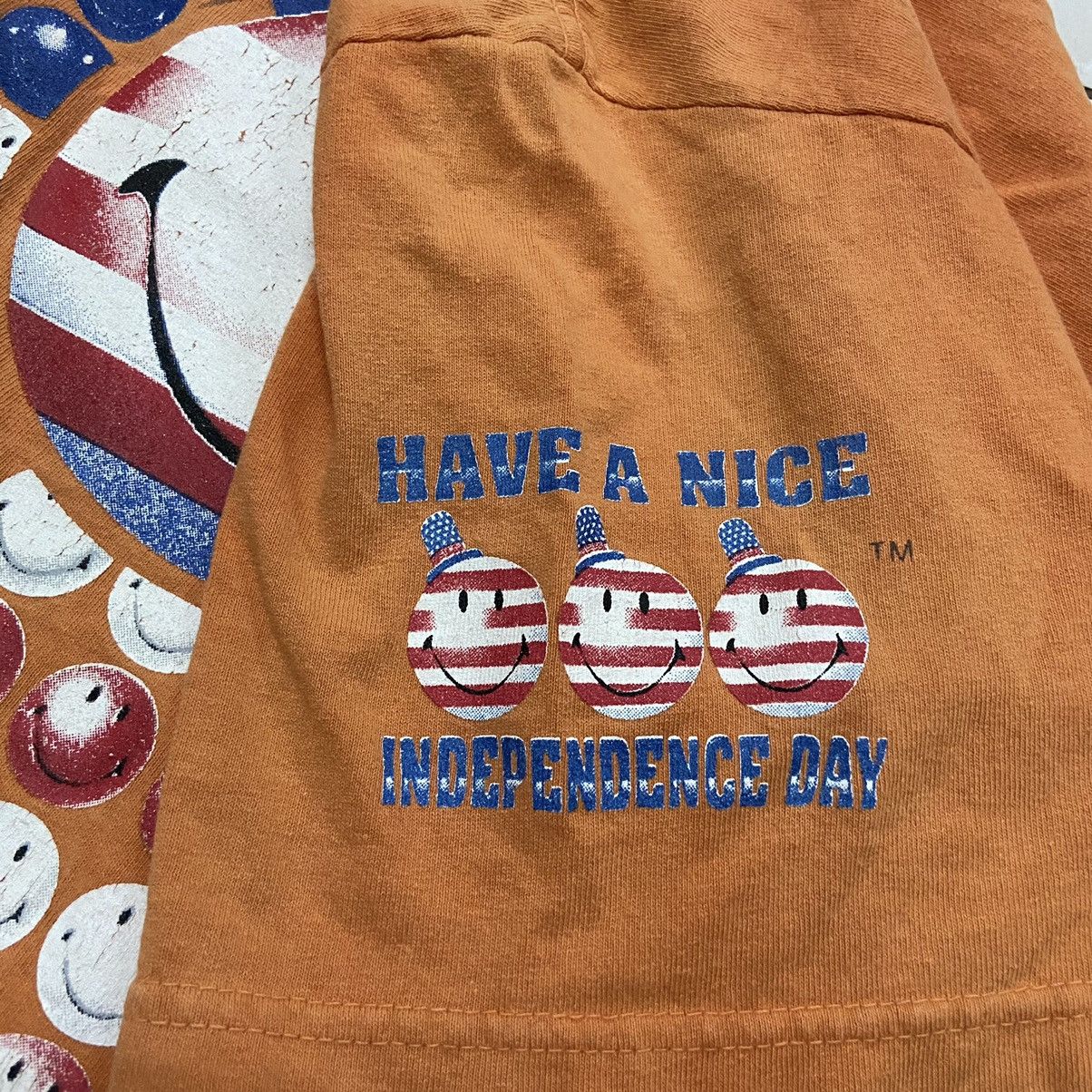 Vintage Vintage 90s SMILEY have a nice independent day tshirt Size US M / EU 48-50 / 2 - 3 Thumbnail