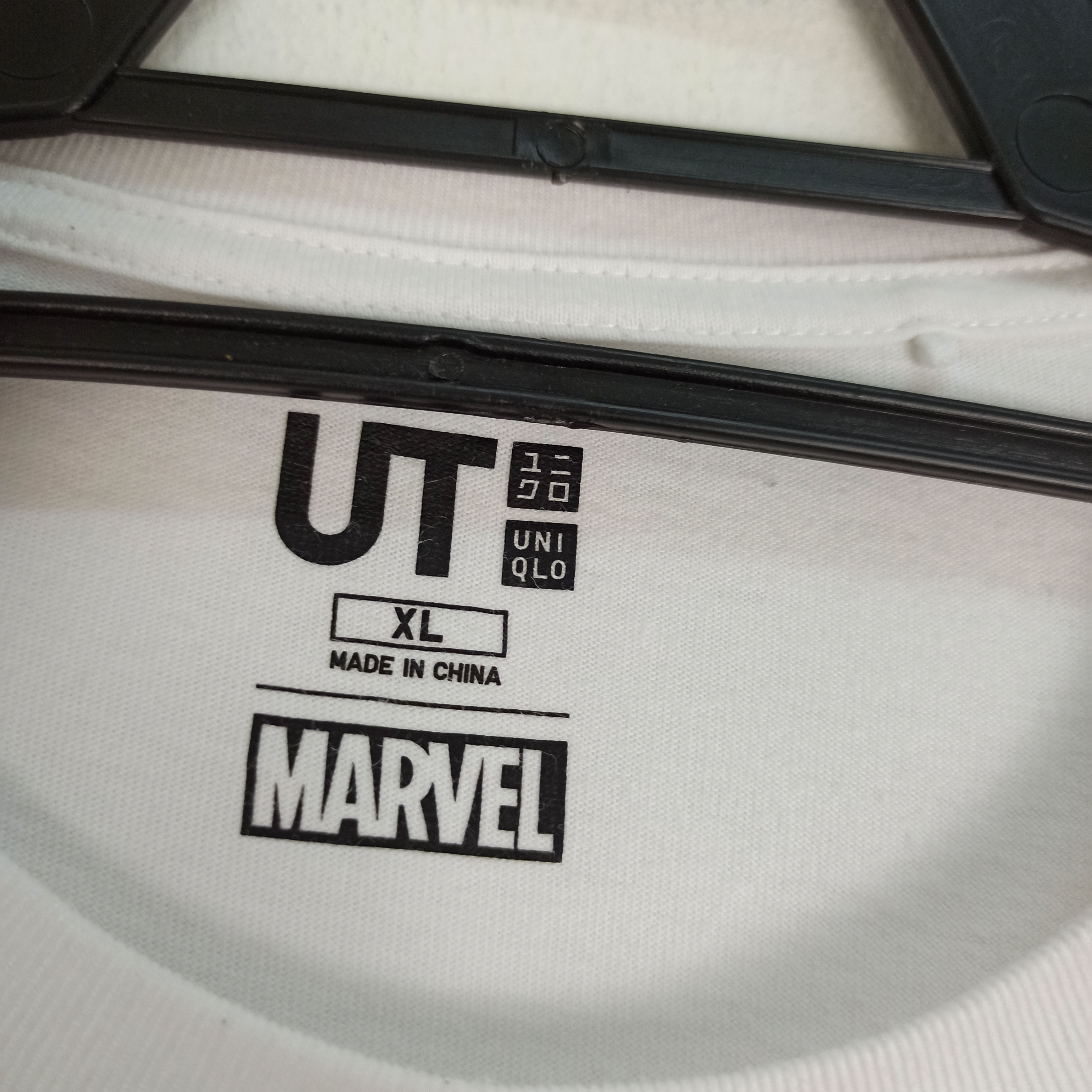 Marvel Comics STEALS🔥 Marvel Captain America Choose a Side By Uniqlo Tee Size US XL / EU 56 / 4 - 5 Thumbnail