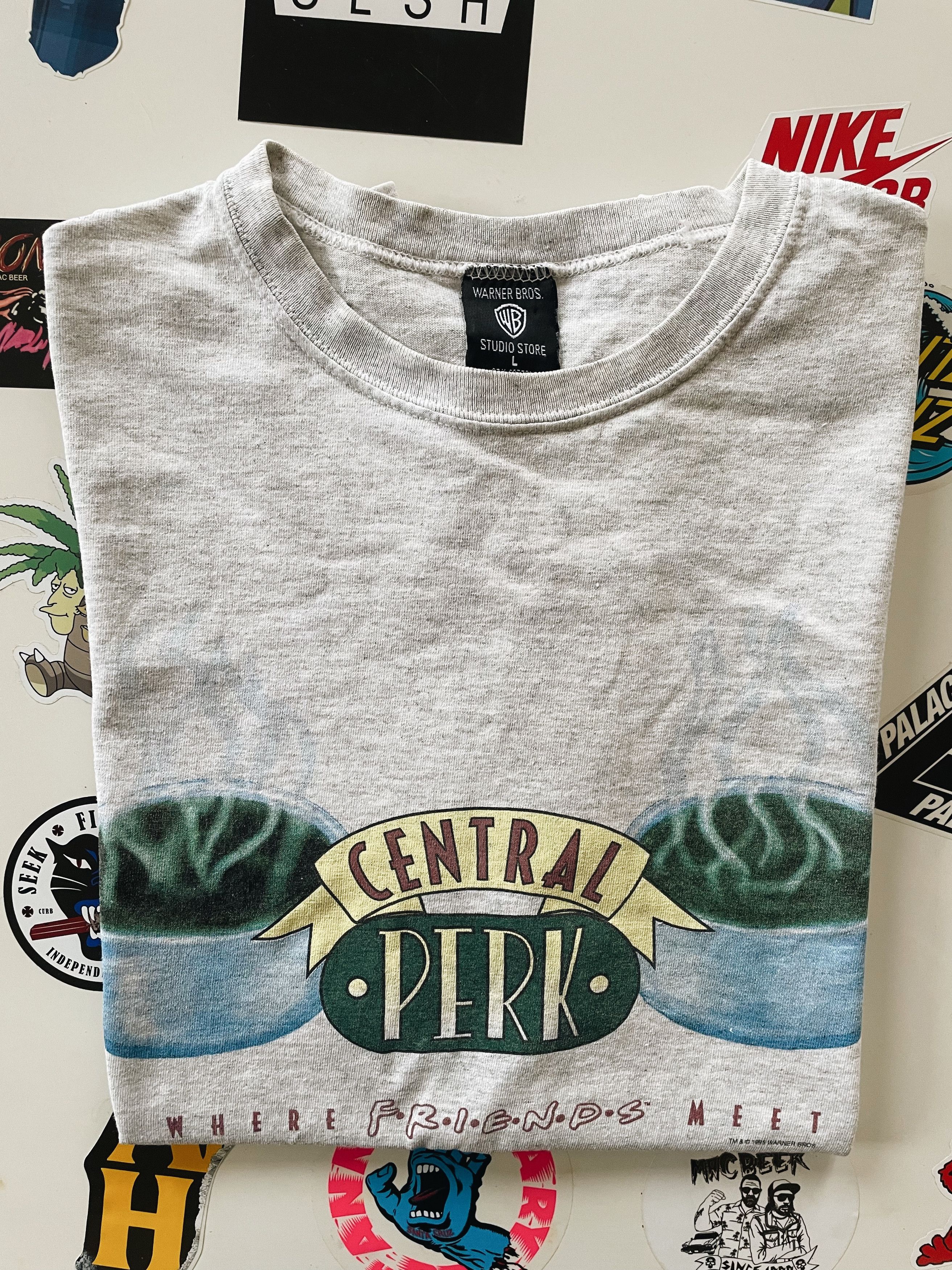 Vintage × Warner Bros Vintage 1995 Friends Central Perk Warner Bros Studio Tee Size US L / EU 52-54 / 3 - 6 Thumbnail