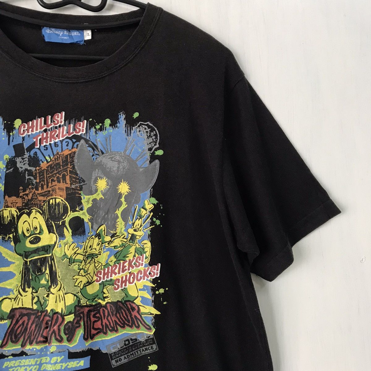 Cartoon Network Tower of Terror Tokyo Disney Sea tshirt Size US M / EU 48-50 / 2 - 3 Thumbnail
