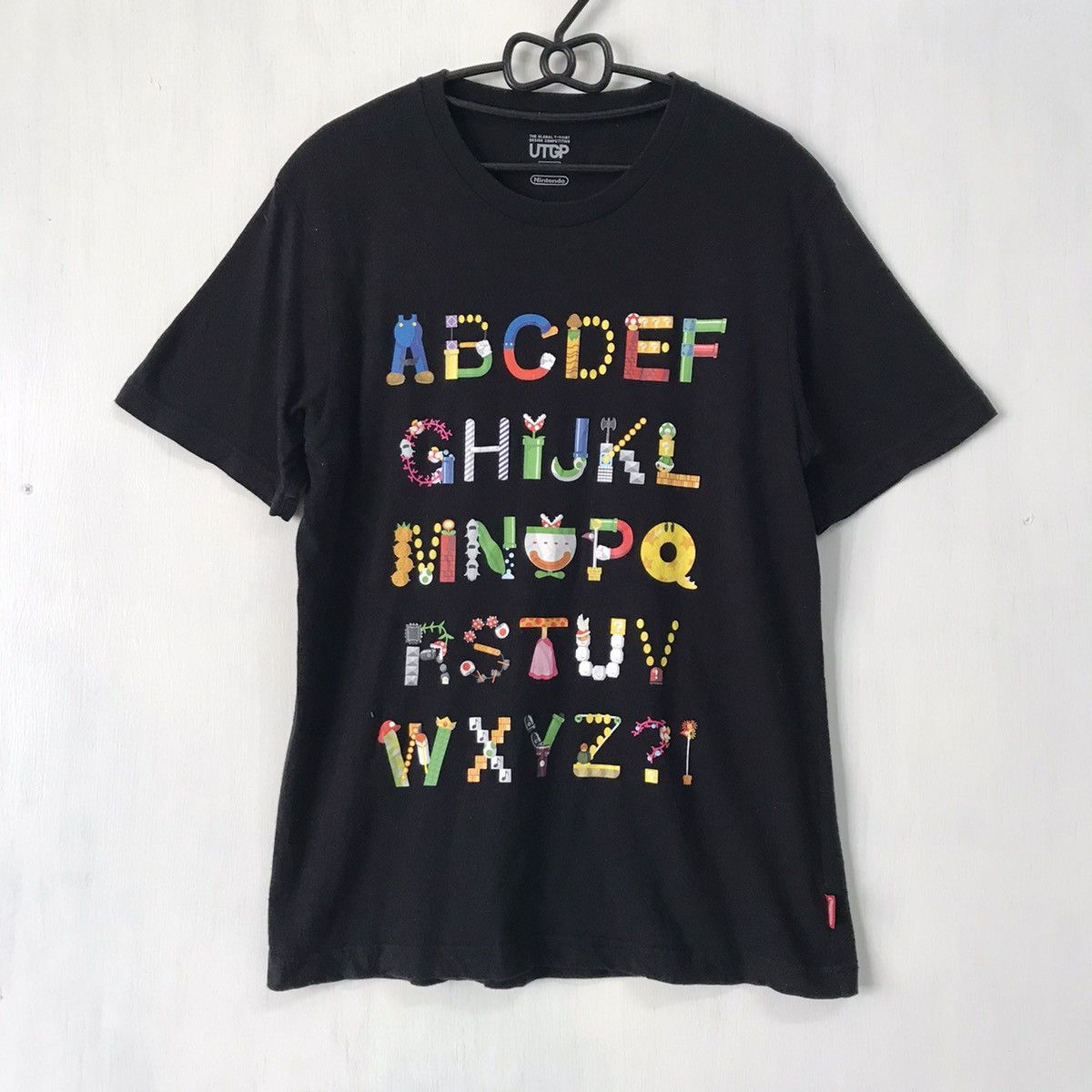 Nintendo × Uniqlo The global tshirt design competition nintendo tshirt Size US M / EU 48-50 / 2 - 1 Thumbnail