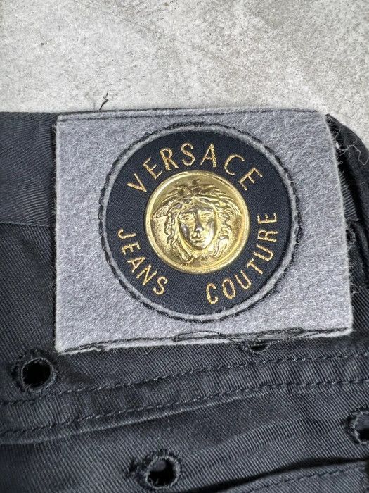 Versace Vintage Versace Jeans Couture Black Pants GTMPT225 Size 27" / US 4 / IT 40 - 4 Thumbnail