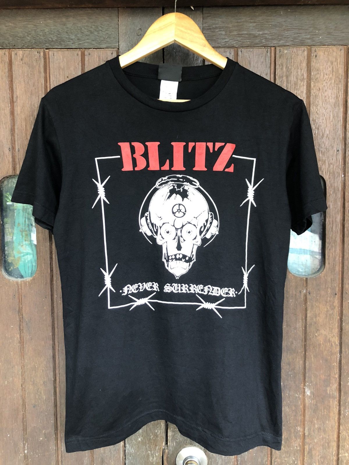 Y2K Blitz Punk Never Surrender Black Shirt