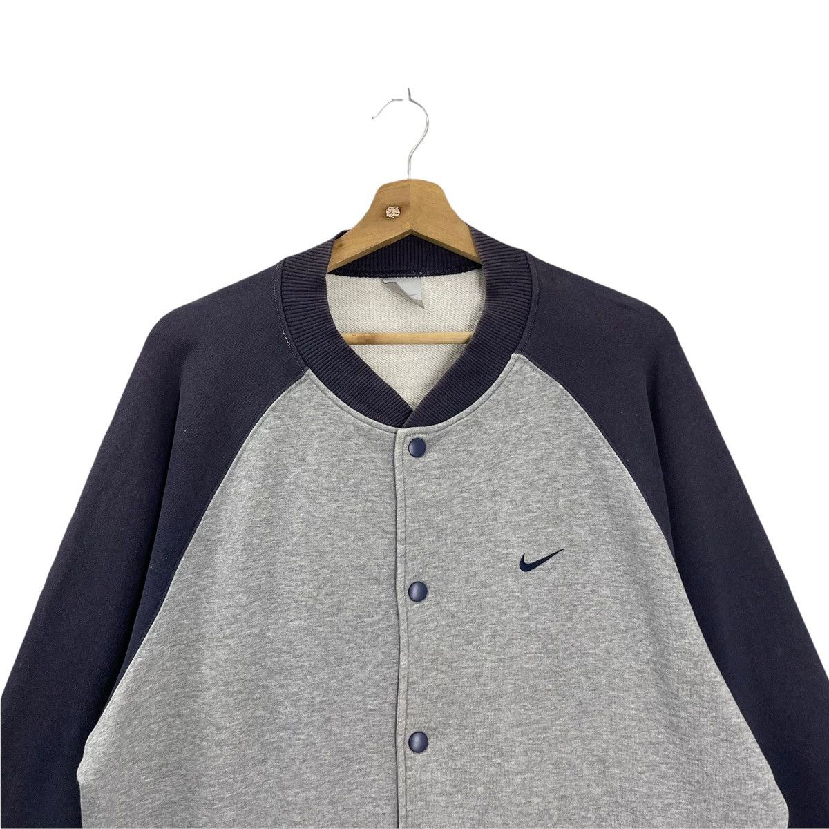 Nike Vintage Nike Small Logo Varsity Nike Sweater Size XL Size US XL / EU 56 / 4 - 4 Thumbnail
