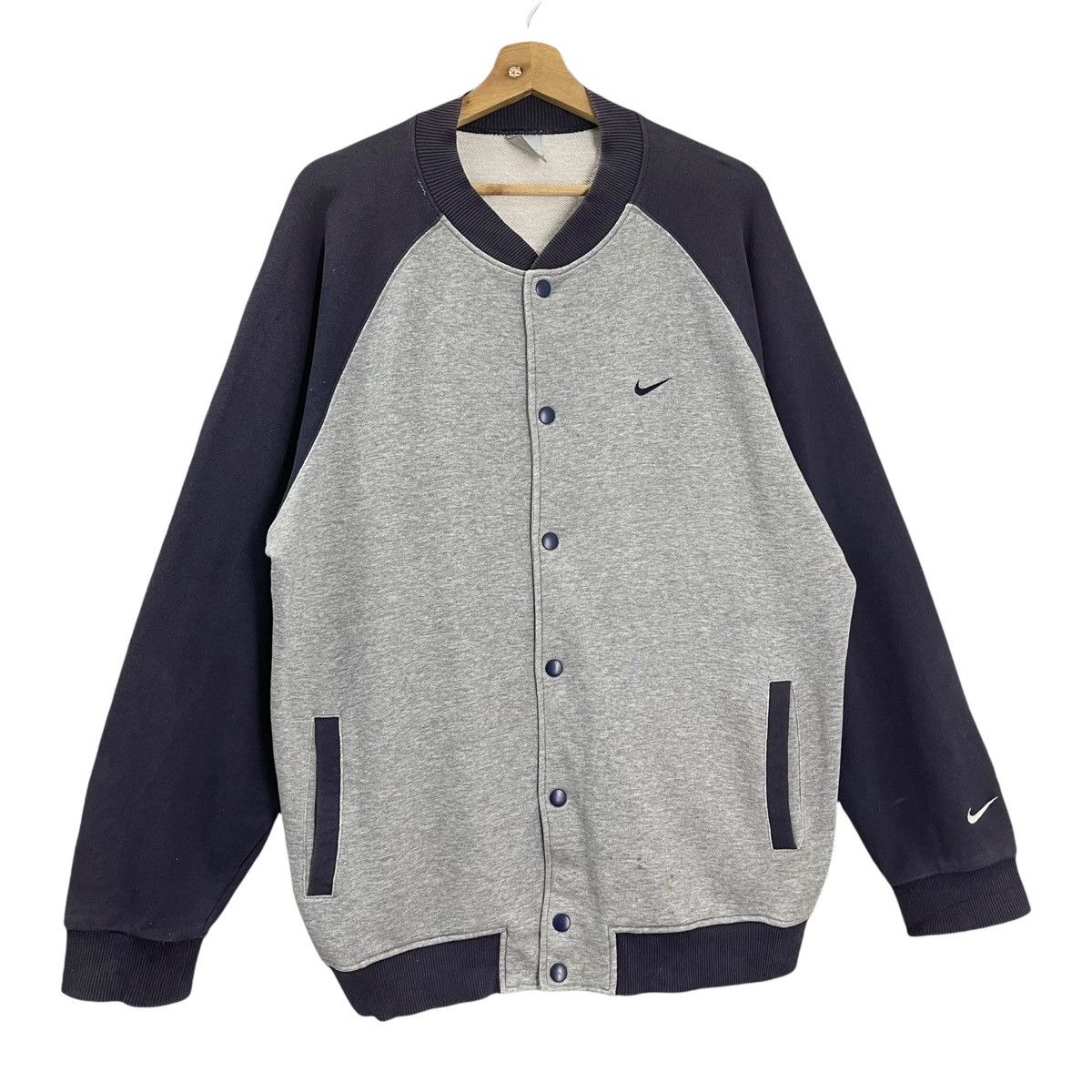 Nike Vintage Nike Small Logo Varsity Nike Sweater Size XL Size US XL / EU 56 / 4 - 2 Thumbnail