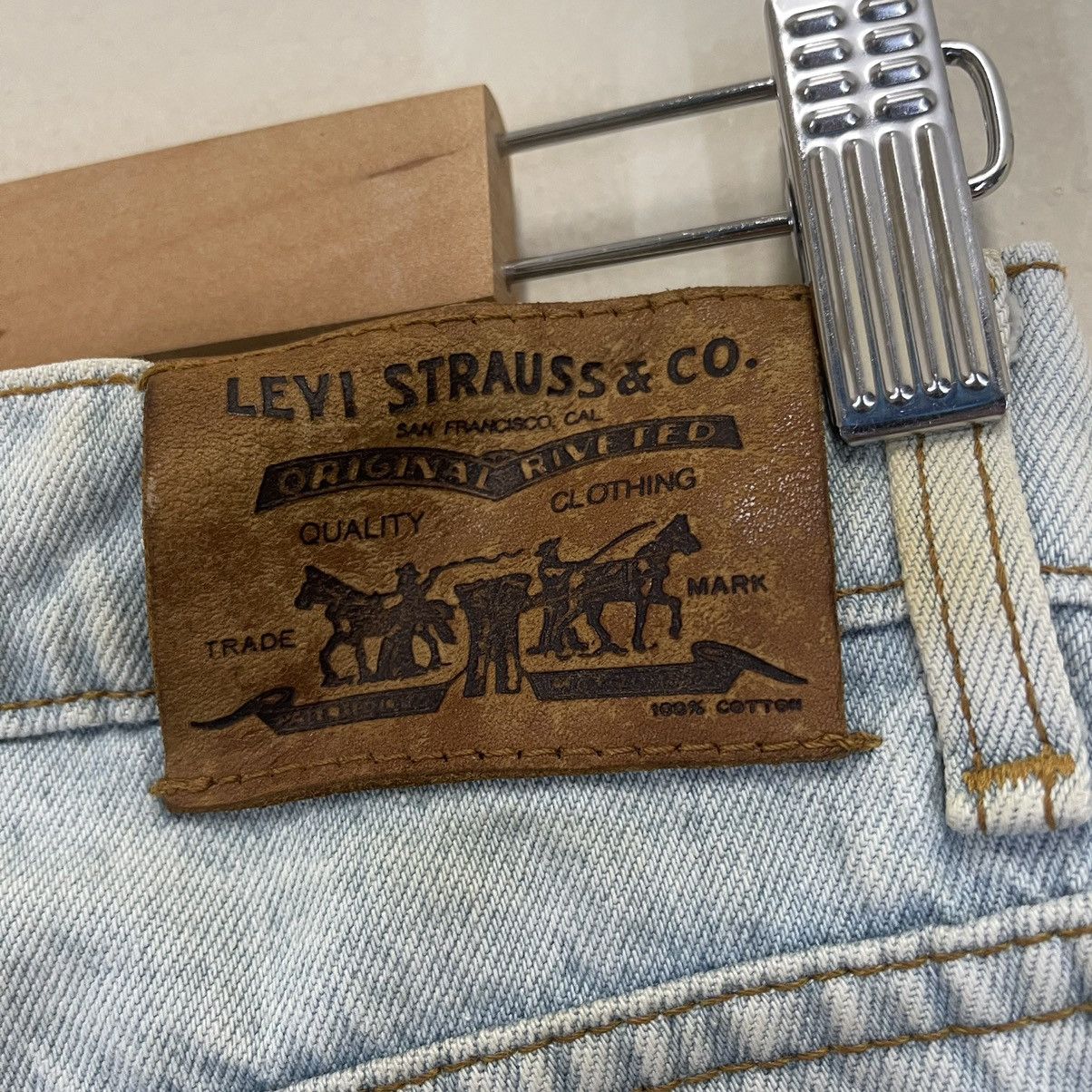 Levi's Vintage Levi's 359 Light Wash Distressed Jeans W 25 L 27 Size US 26 / EU 42 - 15 Thumbnail