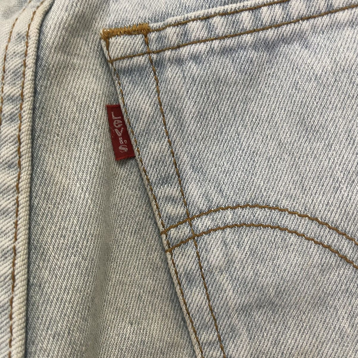 Levi's Vintage Levi's 359 Light Wash Distressed Jeans W 25 L 27 Size US 26 / EU 42 - 13 Thumbnail