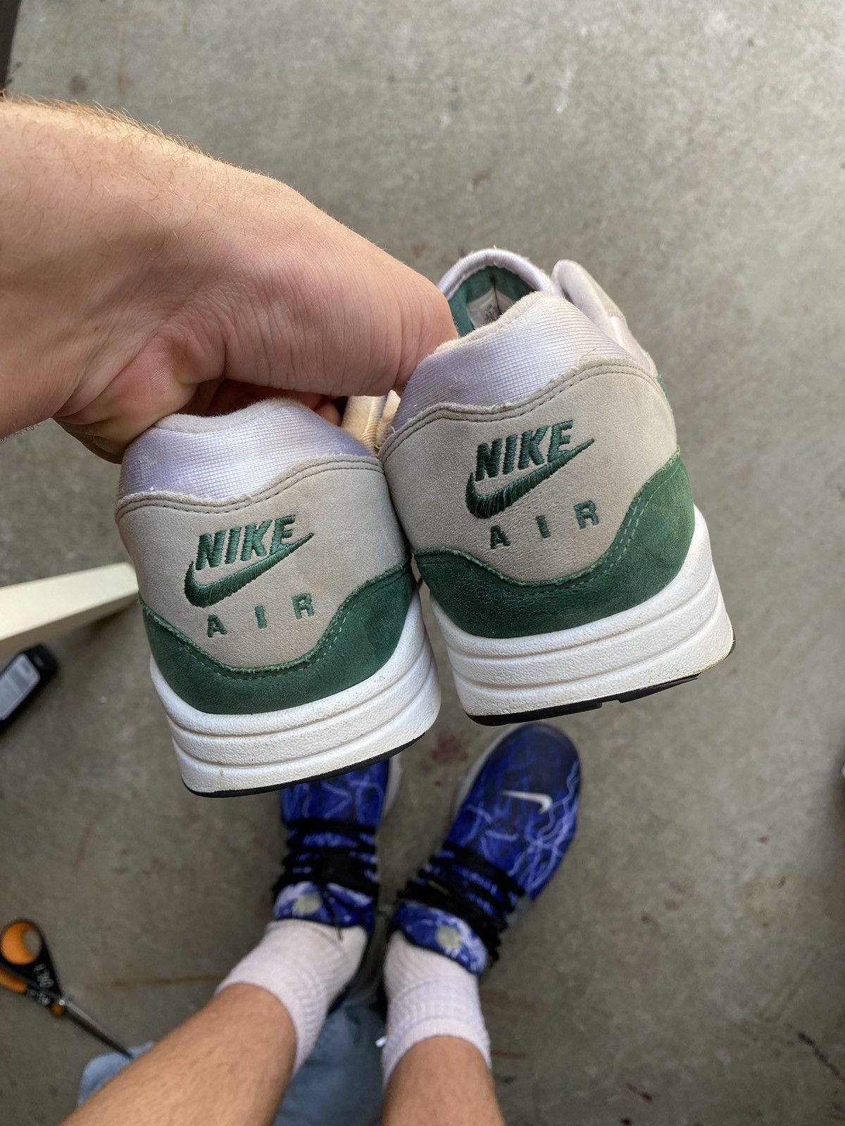 Nike Nike Air Max 1 Evergreen 2020 Size US 11.5 / EU 44-45 - 6 Thumbnail