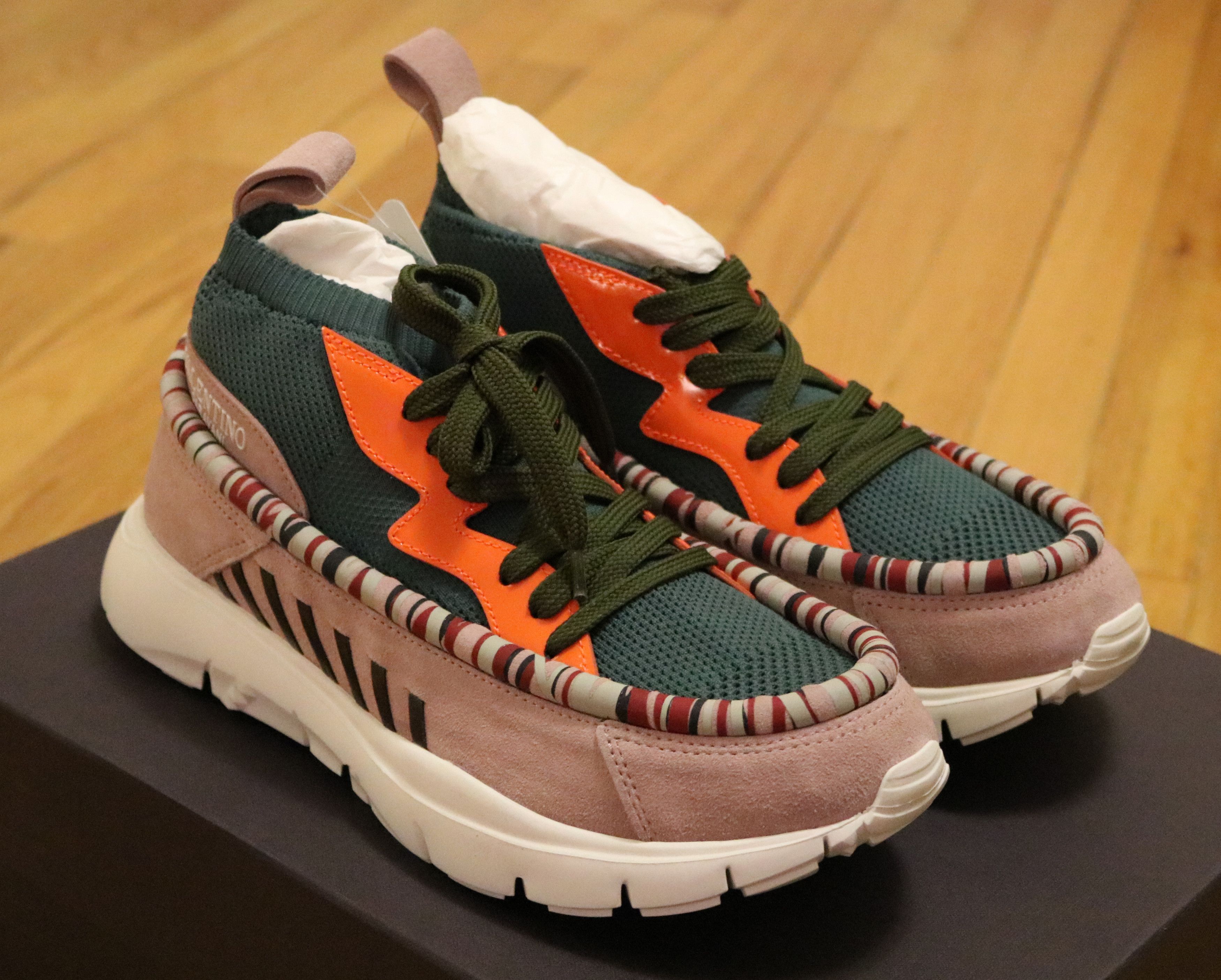Valentino Valentino Garavani Heroes Tribe Sneakers Size 39 / 6 Size US 6 / EU 39 - 1 Thumbnail