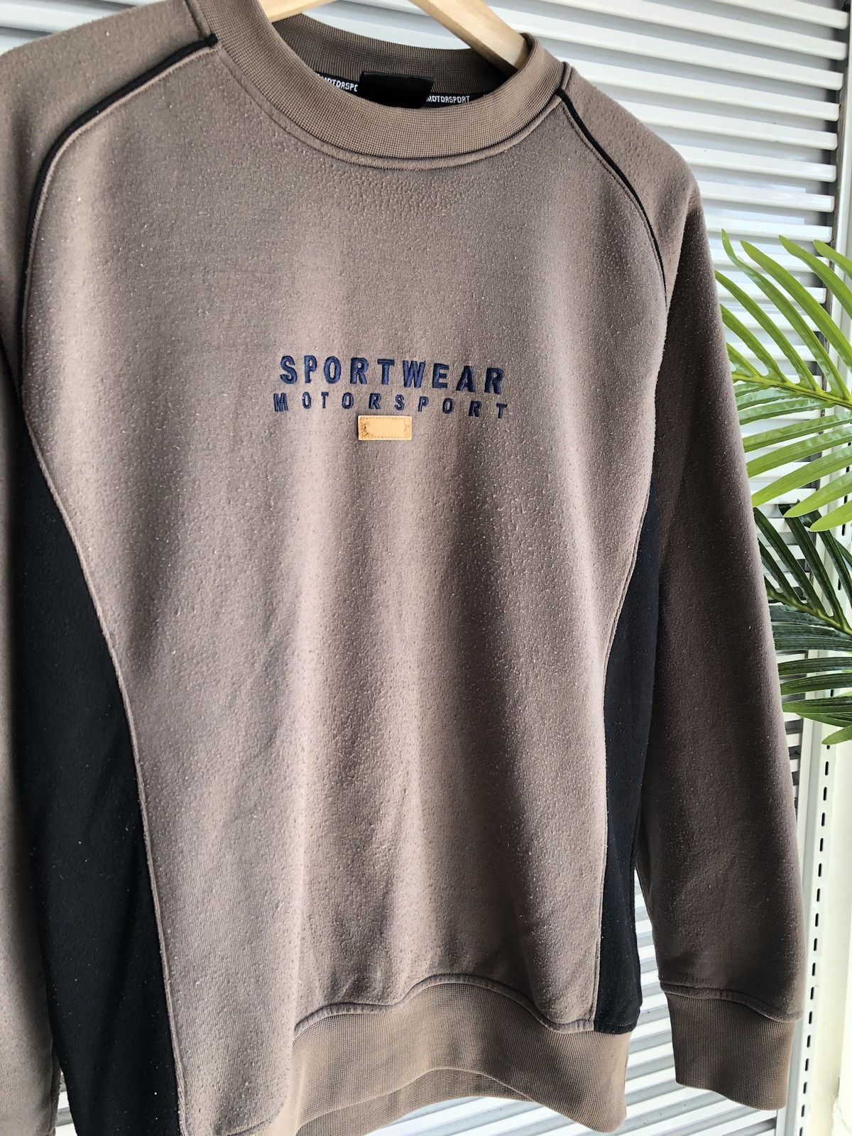 Dunlop Dunlop Motorsports SpellOut Embroidered Crewneck Sweatshirt Size US M / EU 48-50 / 2 - 2 Thumbnail