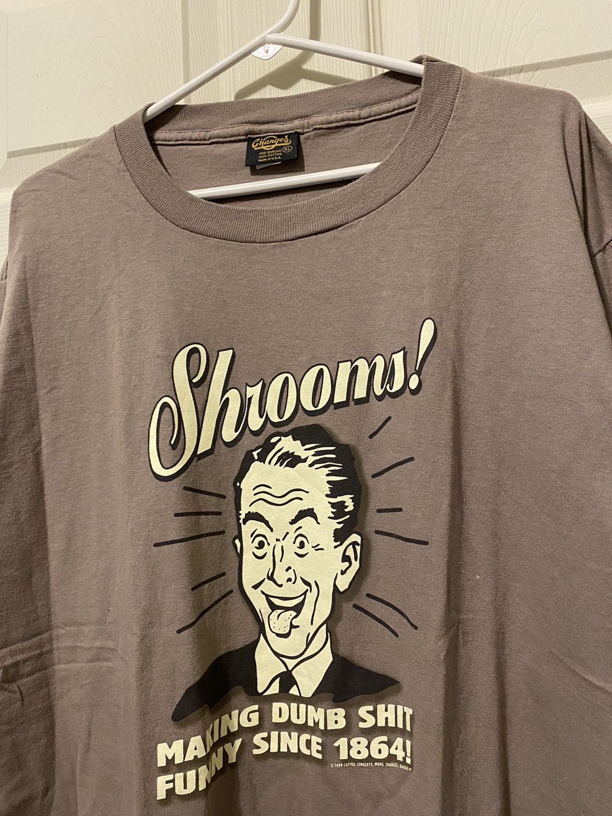 Vintage Vintage 1999 Shrooms T-Shirt Size US XL / EU 56 / 4 - 1 Thumbnail
