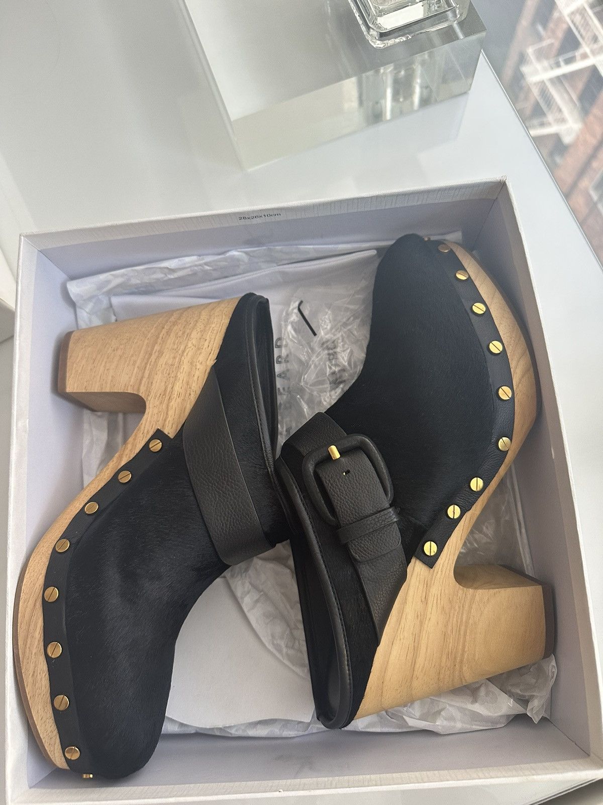 NEVER BEEN WORN VERONICA BEARD CLOGS