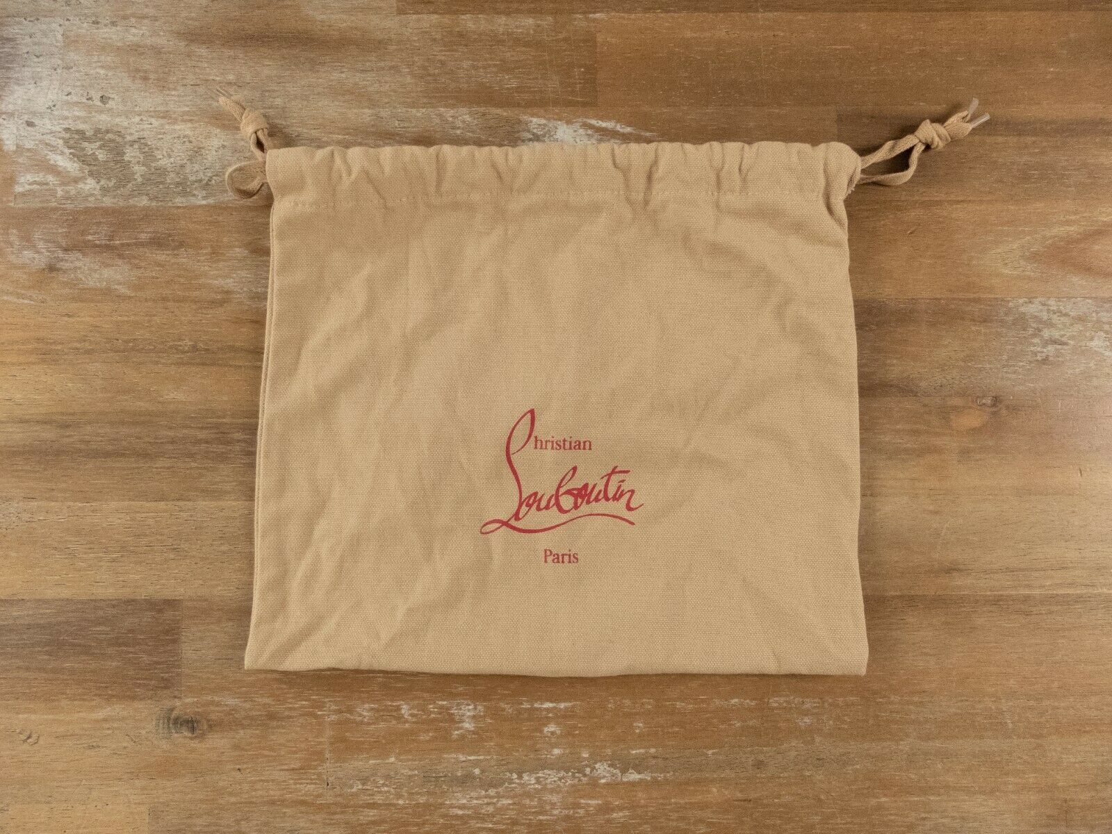 Christian Louboutin $530 CHRISTIAN LOUBOUTIN women Loubicute charm pouch bag Size ONE SIZE - 9 Thumbnail