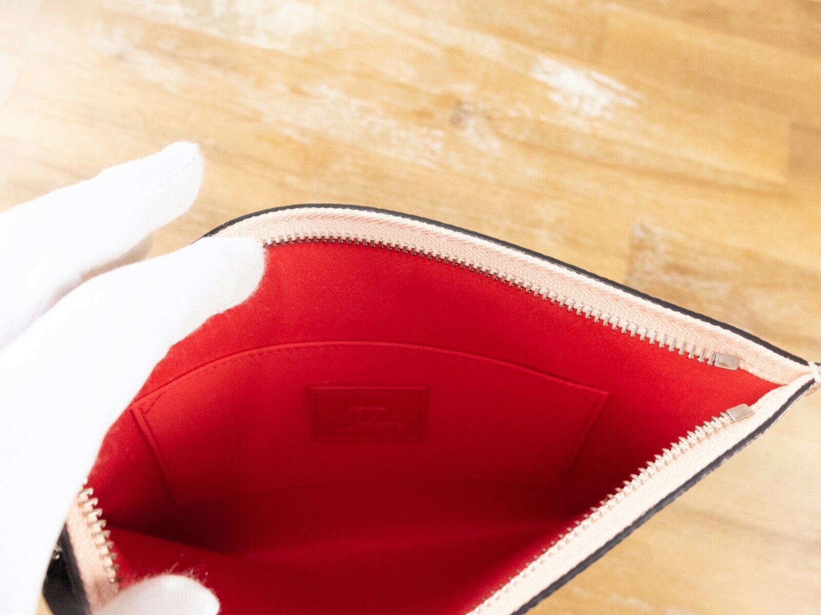 Christian Louboutin $530 CHRISTIAN LOUBOUTIN women Loubicute charm pouch bag Size ONE SIZE - 8 Thumbnail