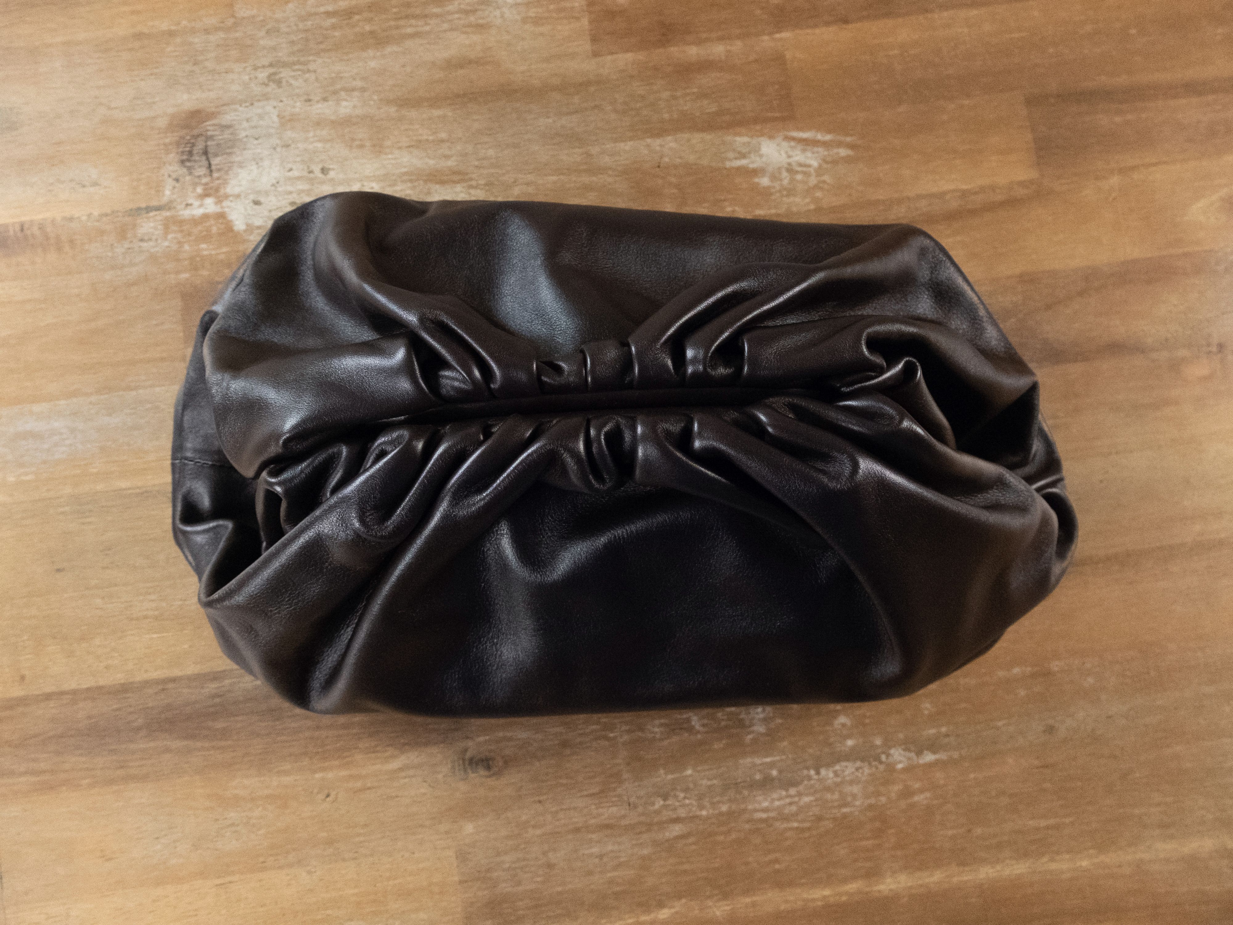 Bottega Veneta $2790 BOTTEGA VENETA dark brown leather Pouch clutch bag Size ONE SIZE - 3 Thumbnail